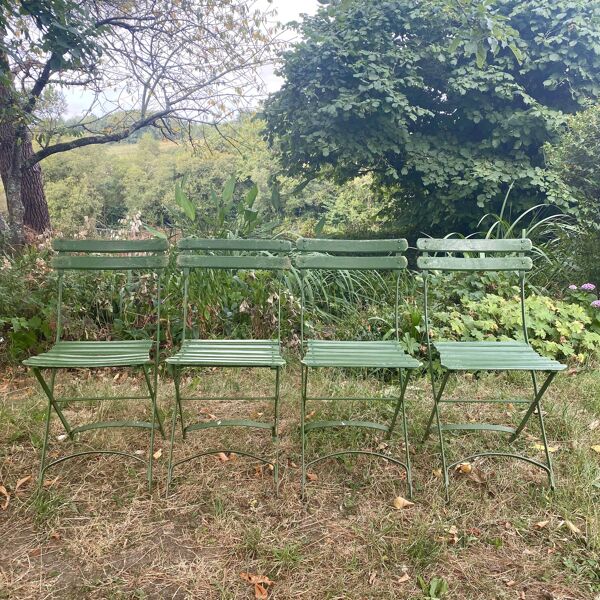 Chaises pliantes de jardin anciennes à lattes de bois