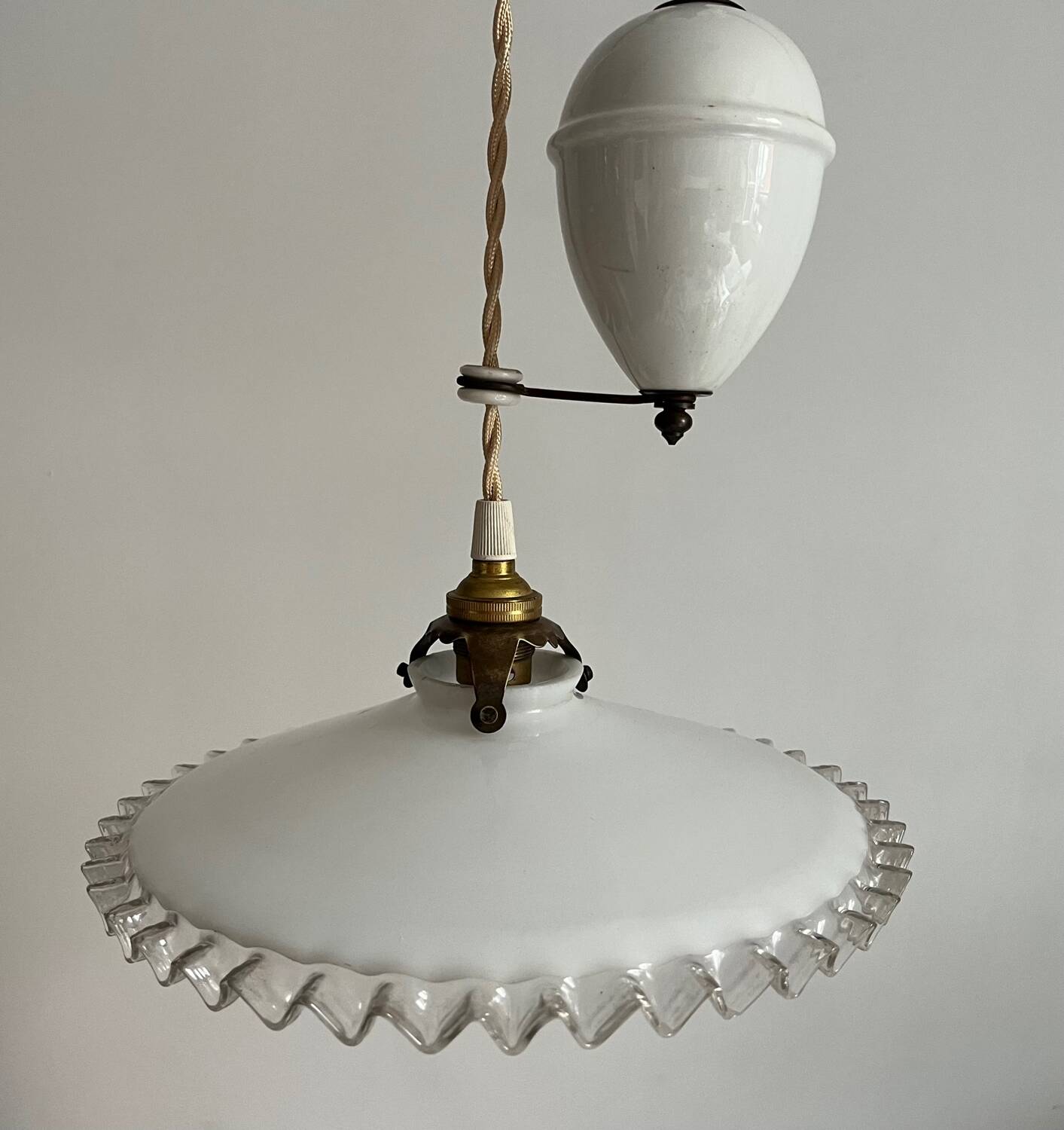 Opaline suspension rises and falls