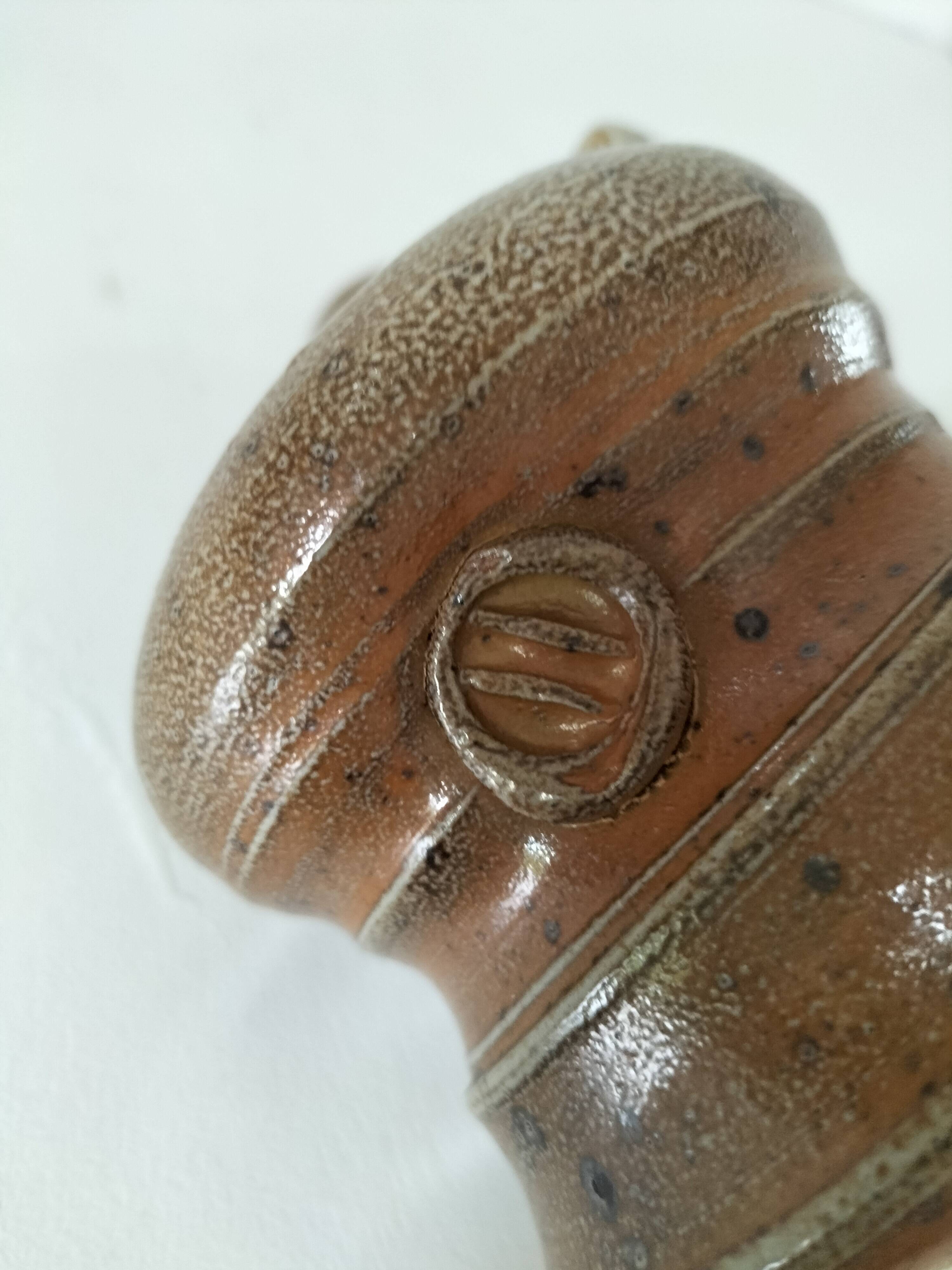 Covered pot in artisanal stoneware with an owl – signed Plume