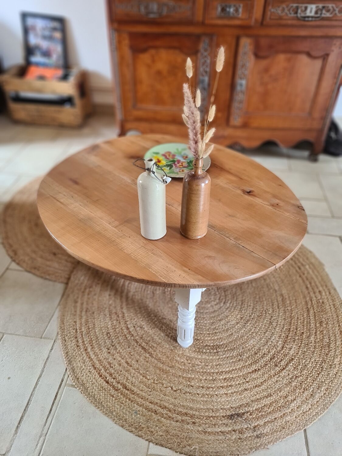 Country charm oval coffee table