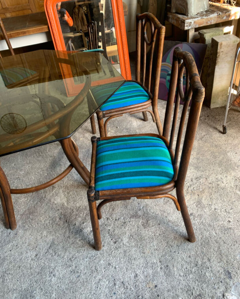 Table et chaises en rotin années 70-80