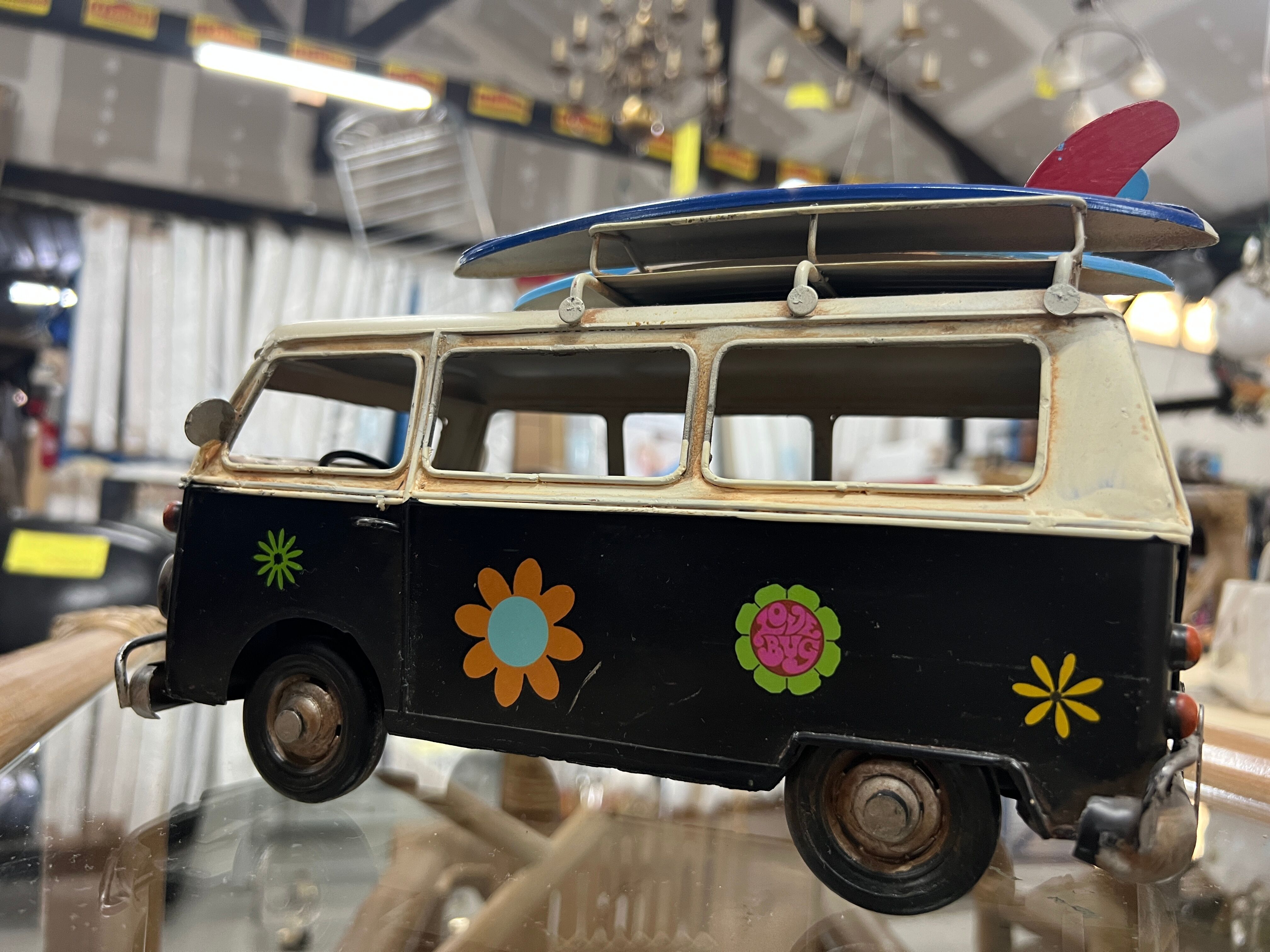 Voiture de camping vintage en miniature