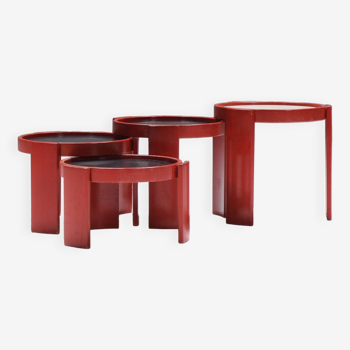 Stunning Nesting tables 780 in rare red by Gianfranco Frattini for Cassina Italy
