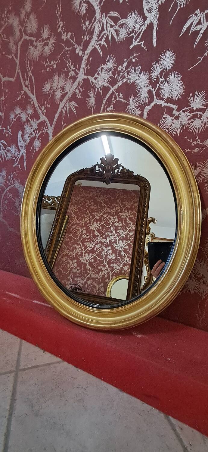 Oval mirror 65 x 56