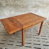 Dining table extendable