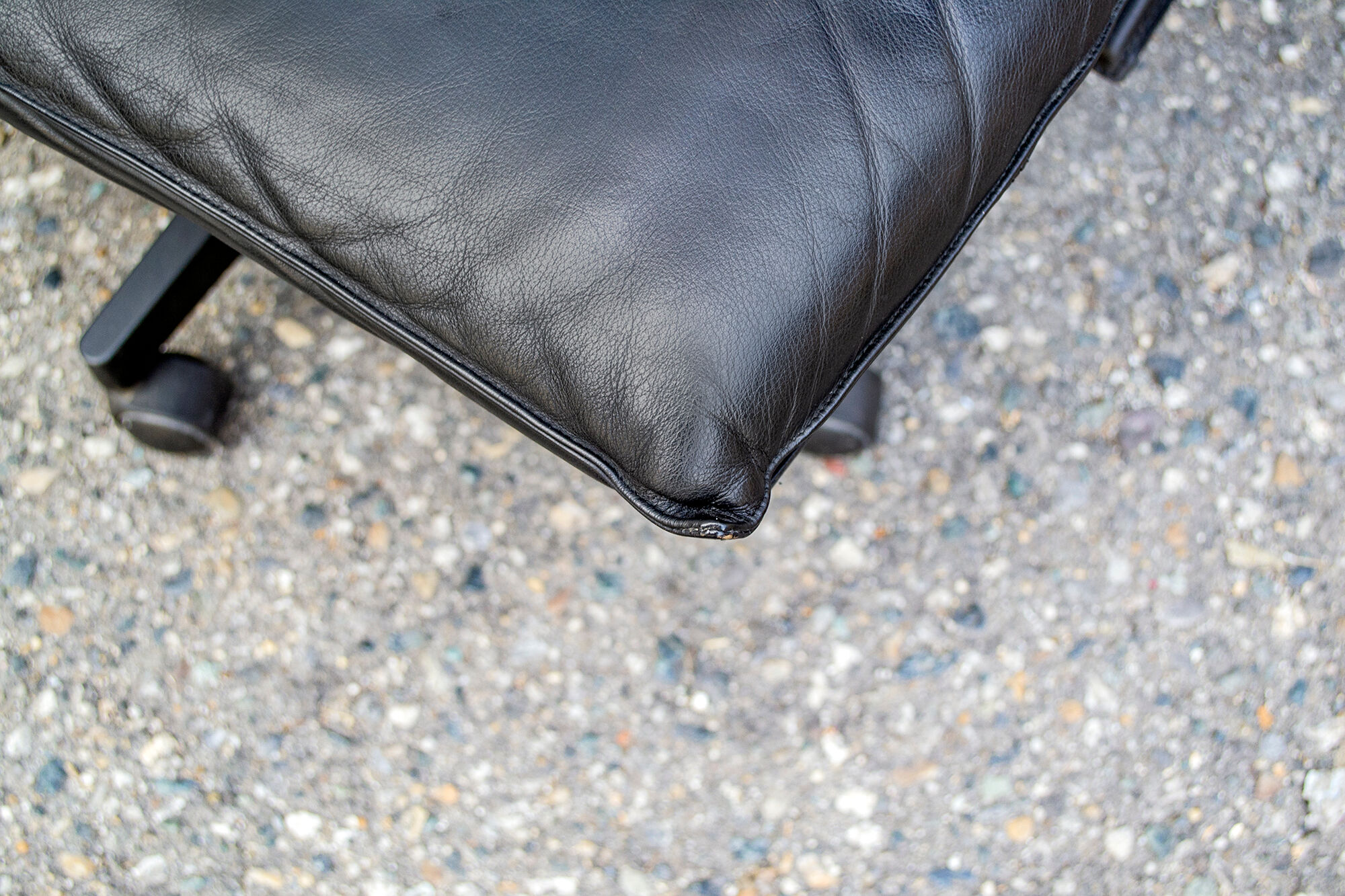 Leather desk armchair by Bernini Italia Anni '80