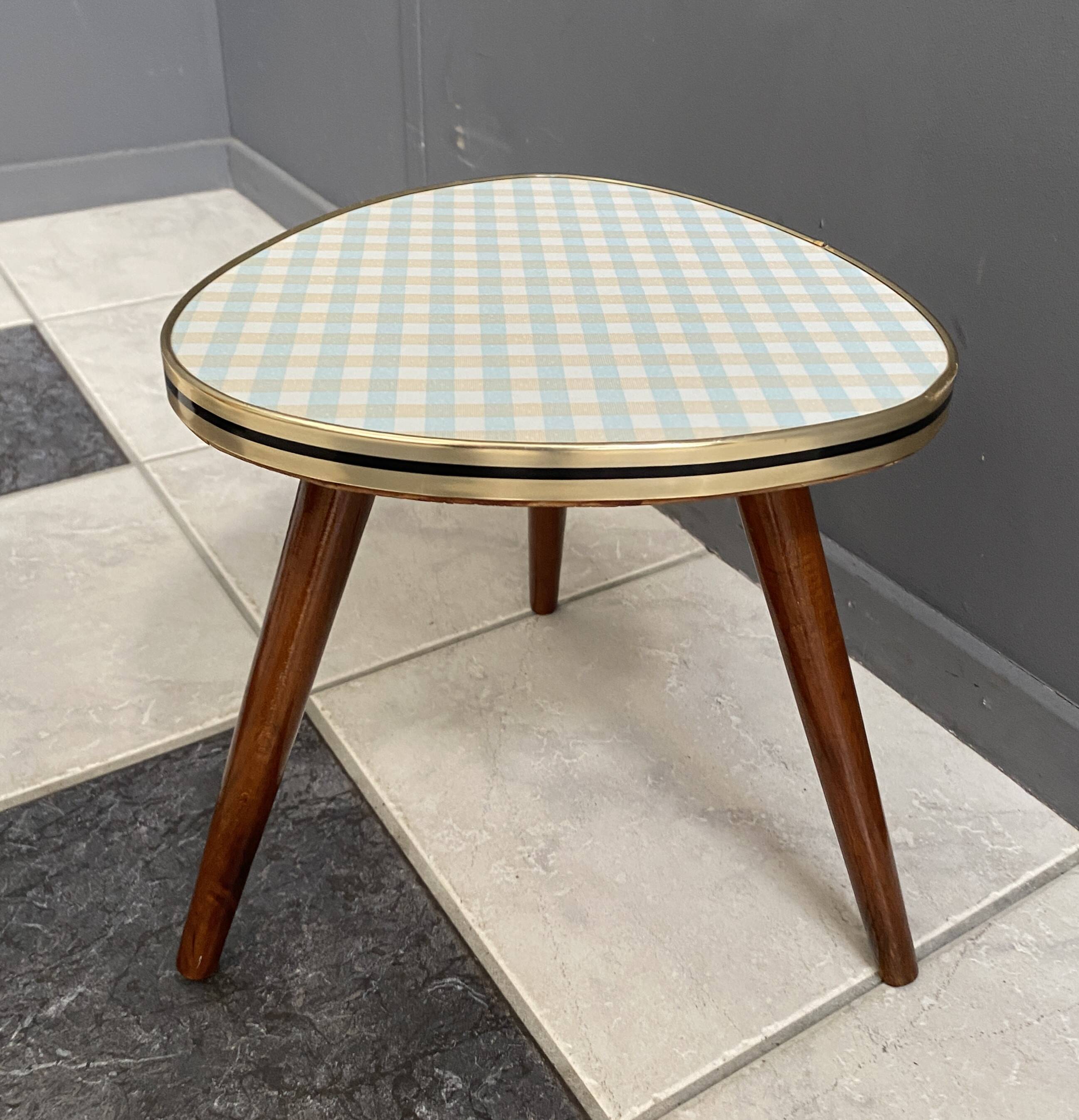 Vintage triangle shape plant / side tabel 1960s