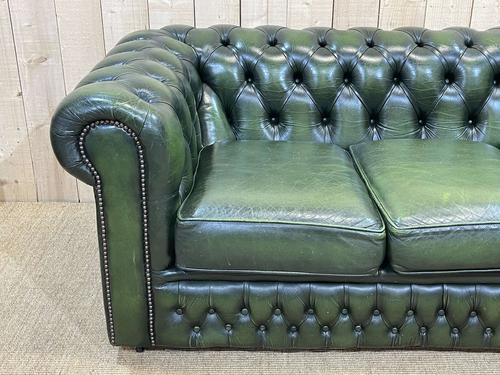 Chesterfield 3-seater sofa in green leather from the 80s