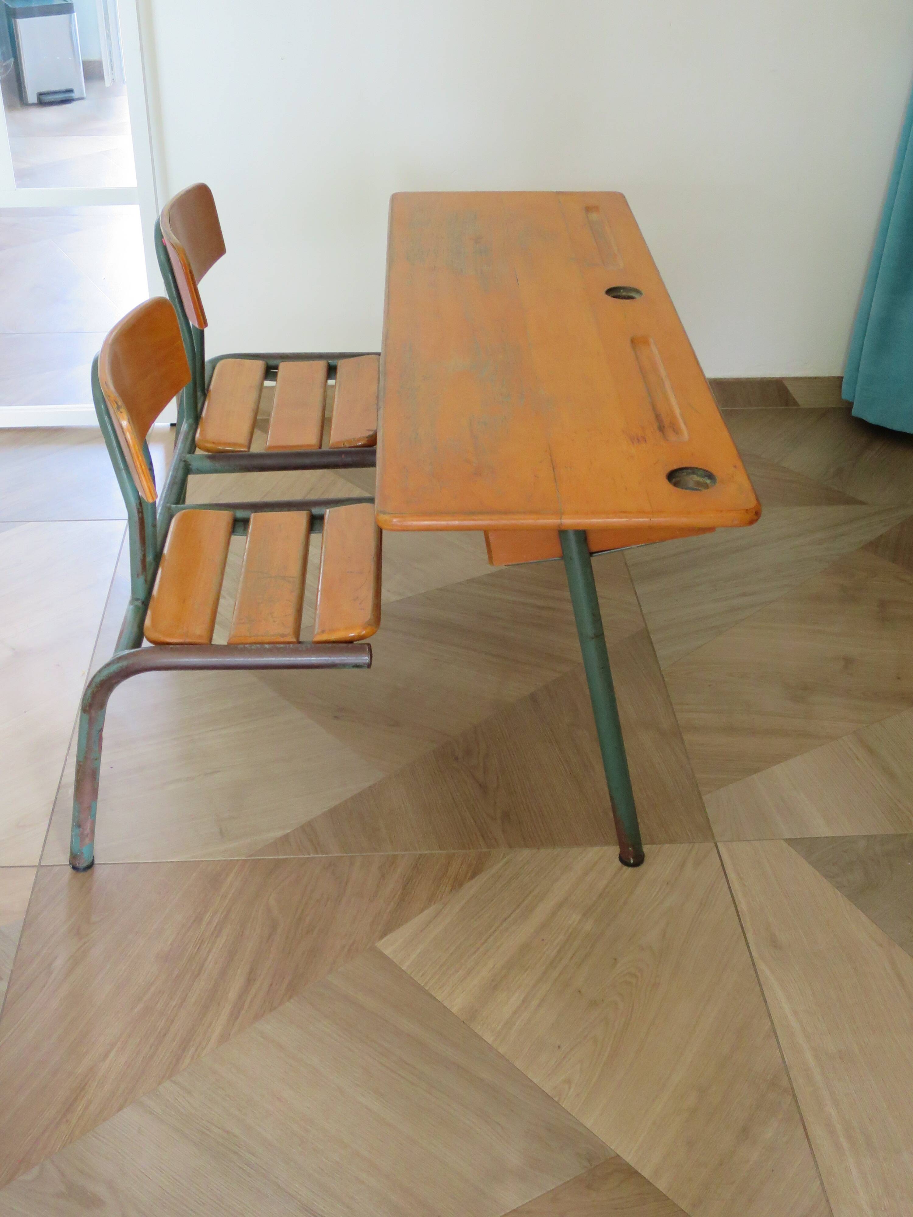 Bureau d’écolier vintage en bois et métal - Bureau double