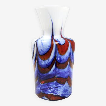 Vase postmoderne en verre de Murano rouge, blanc et bleu par Carlo Moretti, Italie