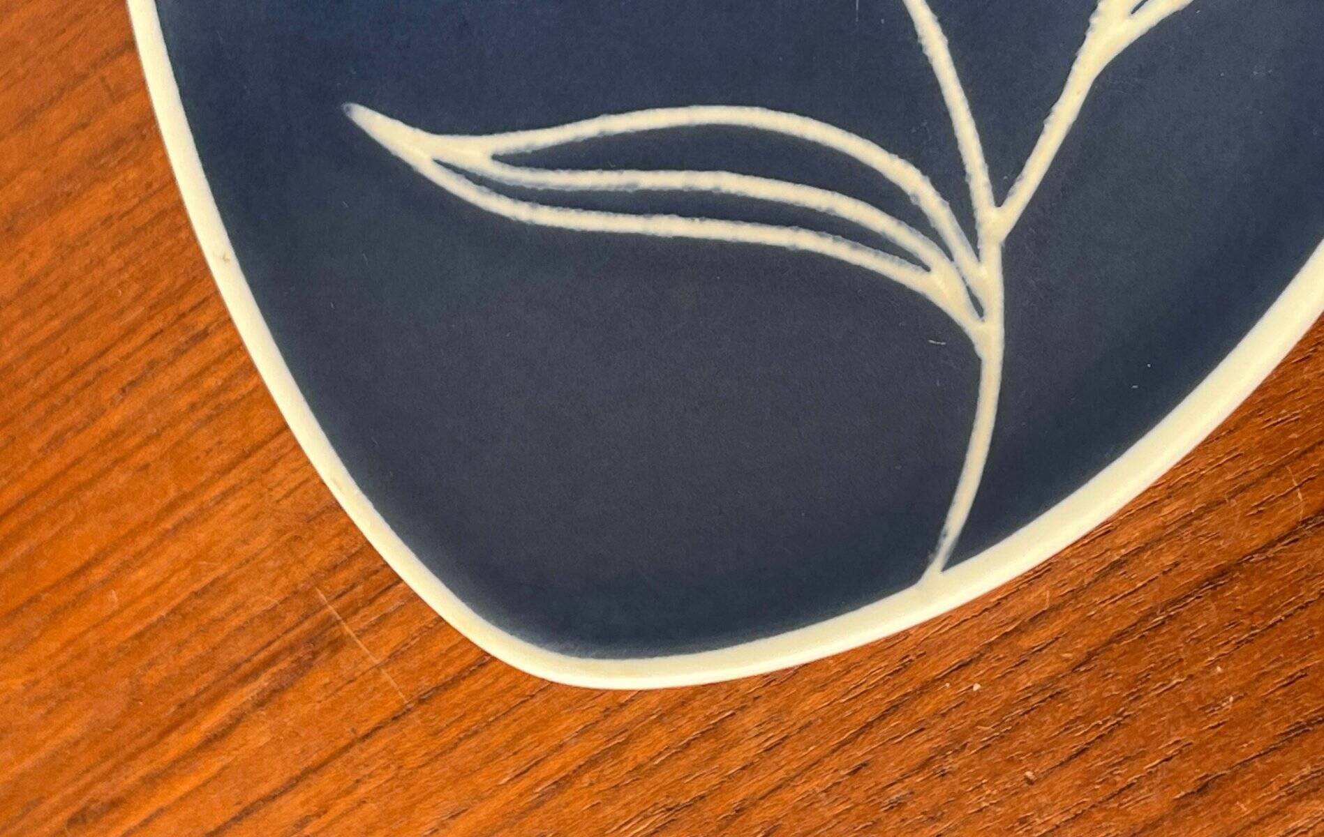 Pottery bowl studio model 2071 Danish modern mid-century with floral design by Søholm, 1960s.