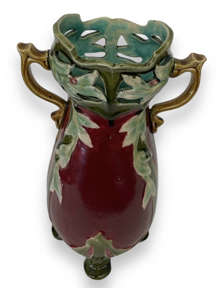 Slip floral decoration signed FM