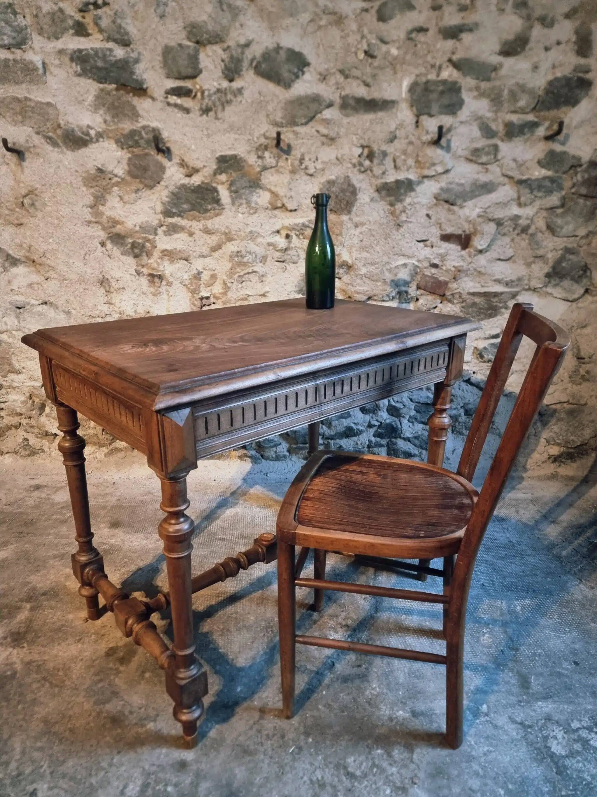 Vintage French writing table in walnut, 1930s.