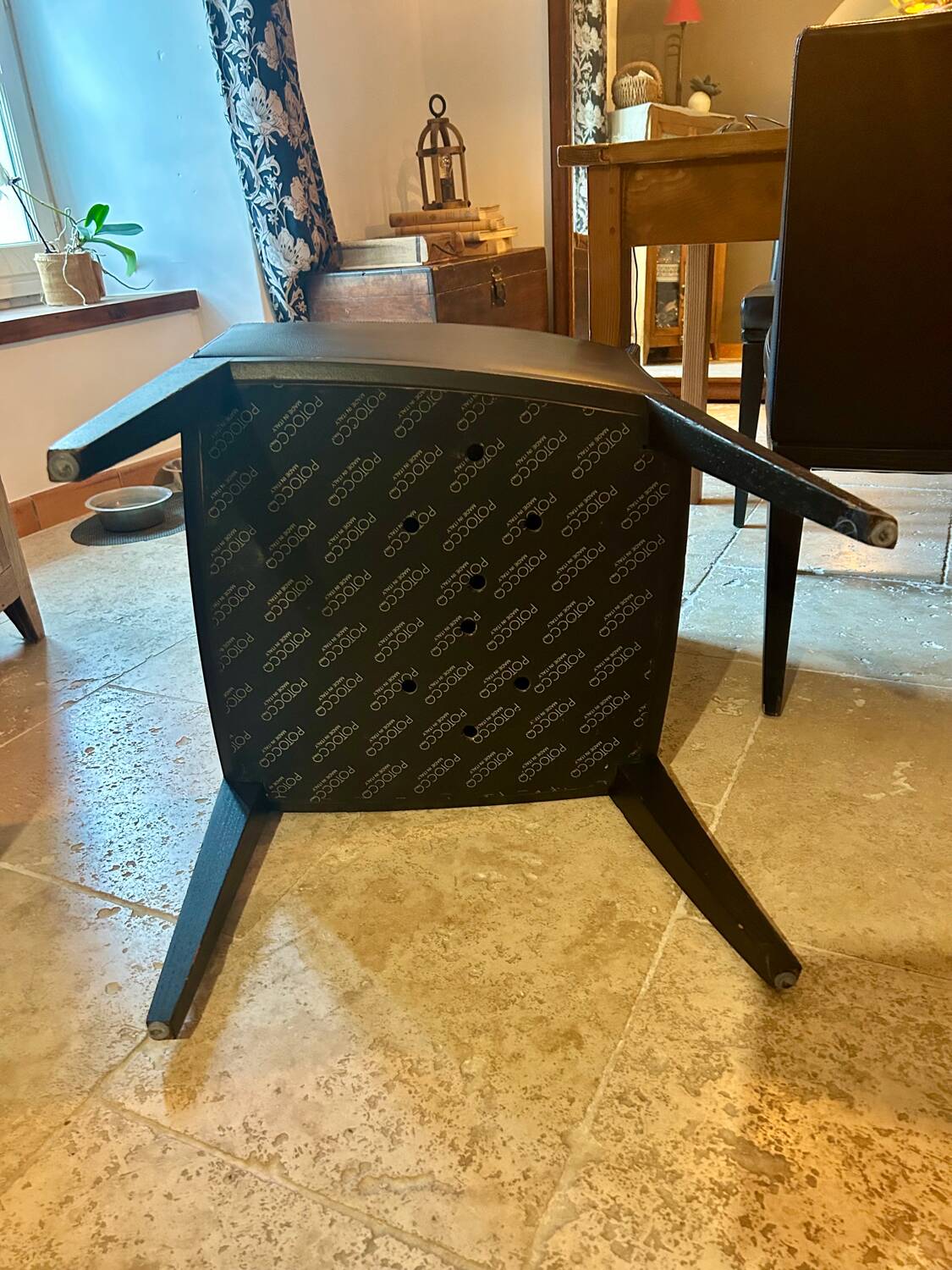 2 fauteuils en cuir noir Potocco, Italie