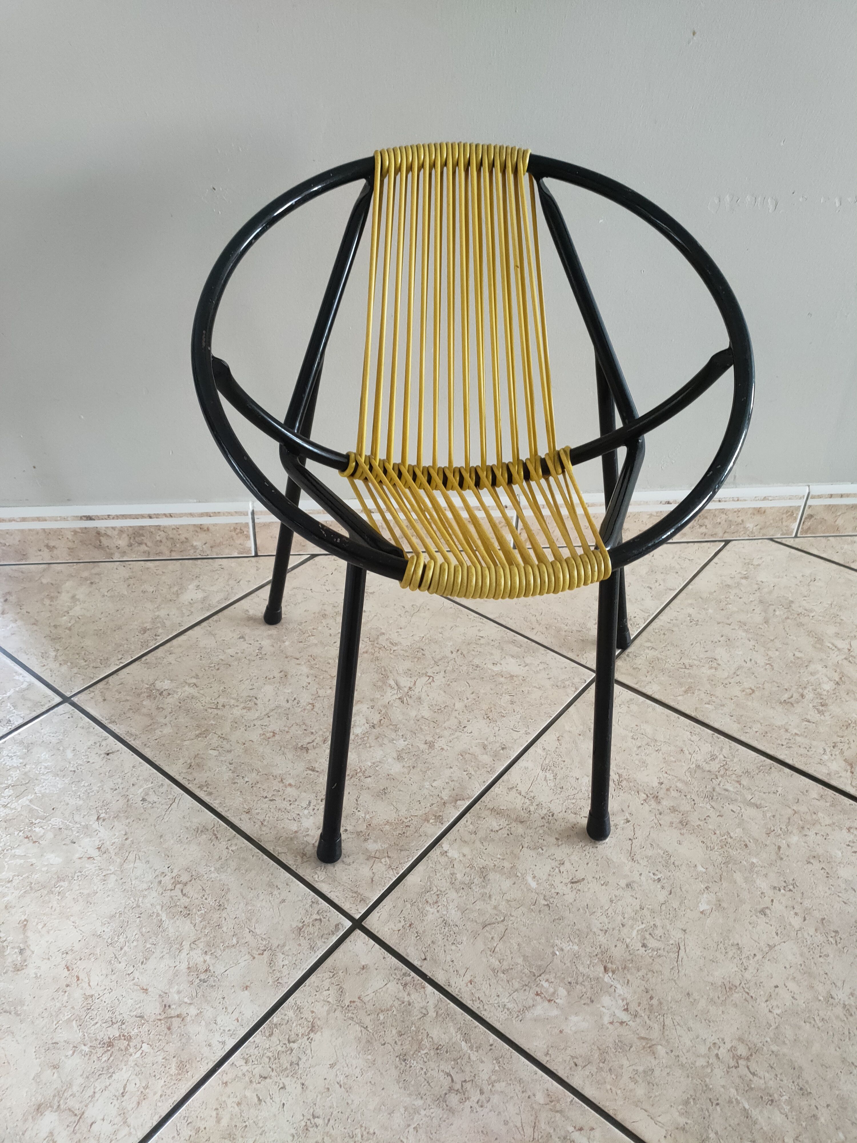 Children's armchair of the 50s in metal and scoubidou