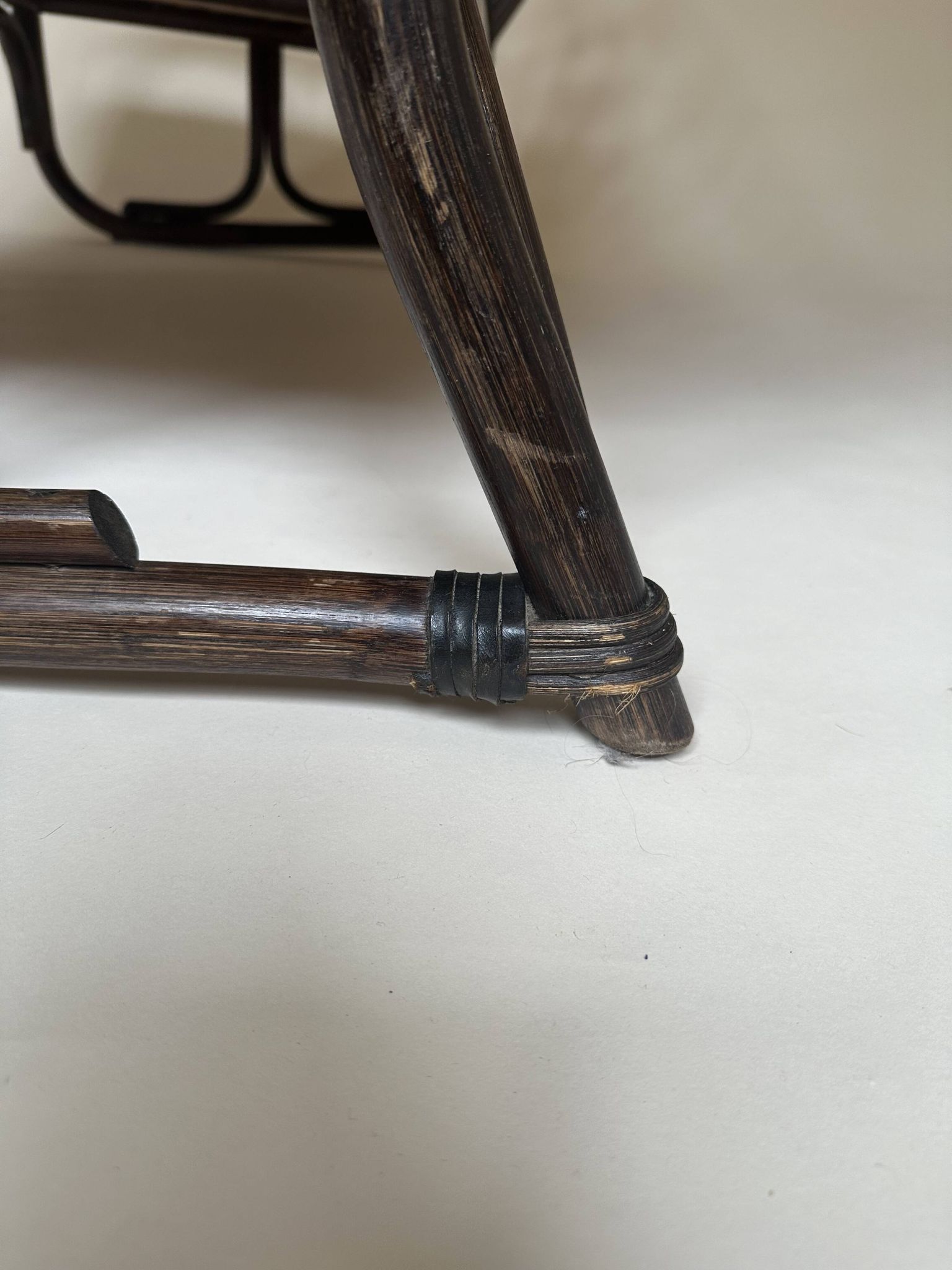 Two-seater rattan bench