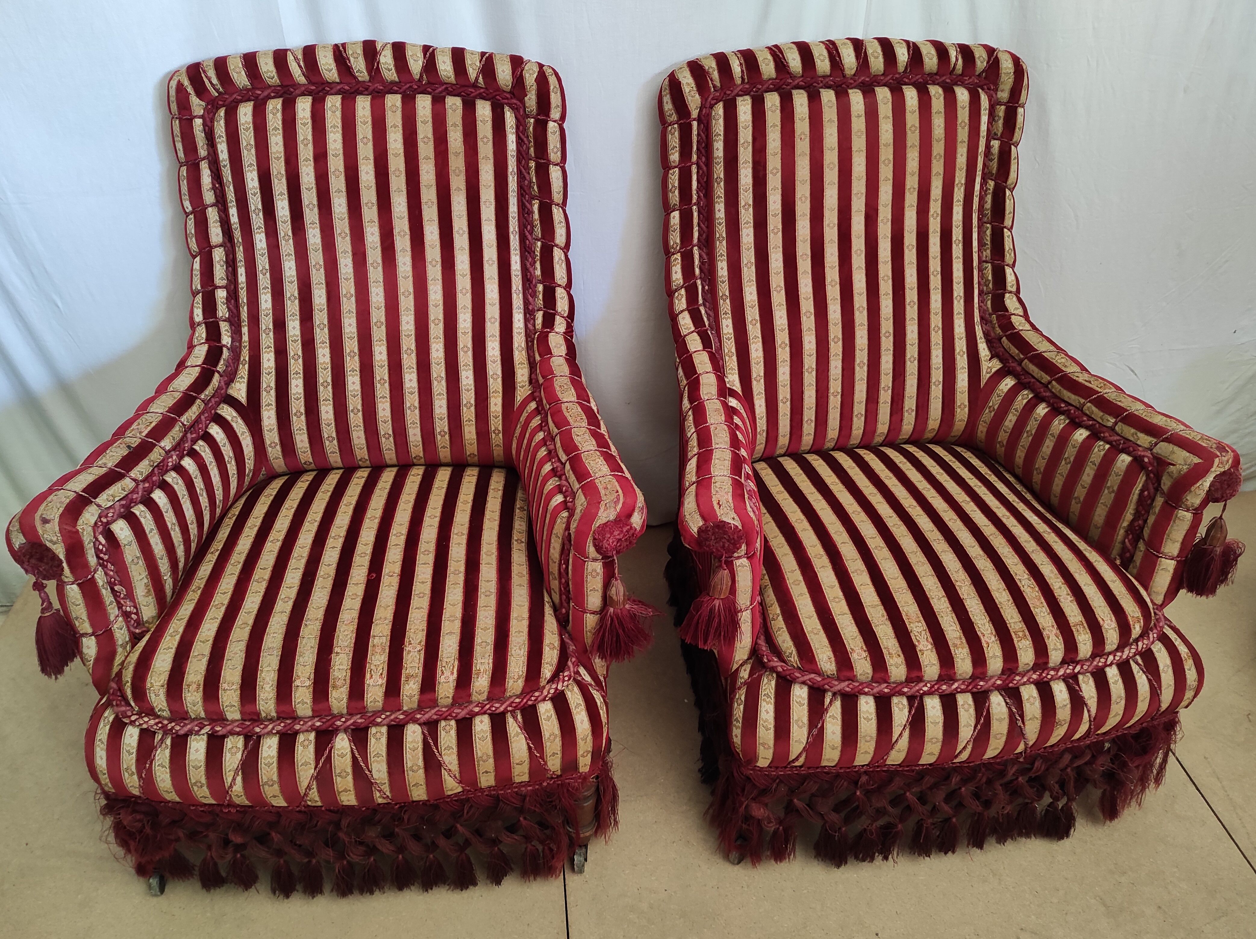 Salon Napoléon III in Jacquard-patterned velvet and trimnests