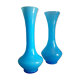 Deux soliflores en verre bleu