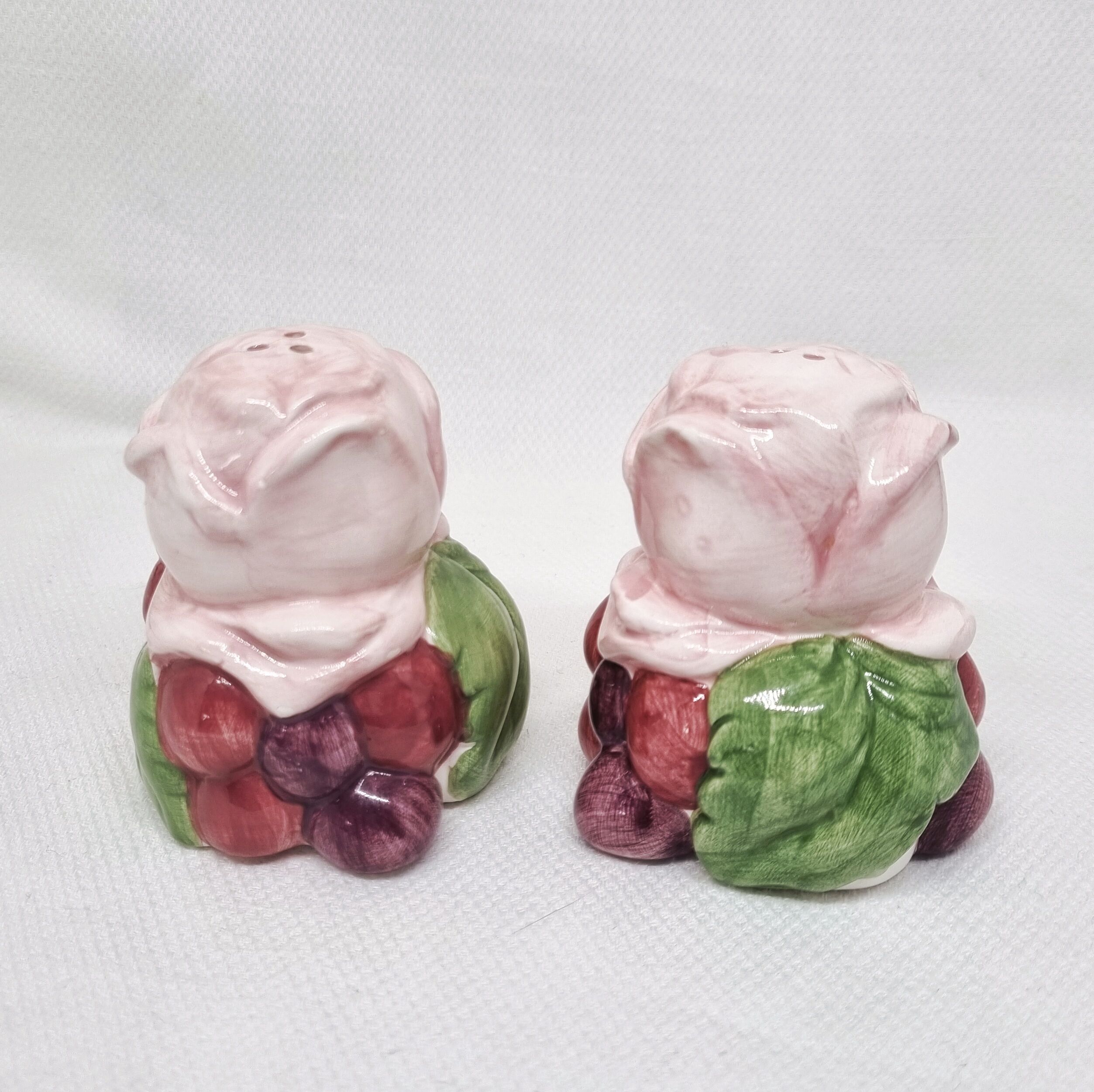 Slurry pepper and salt shaker