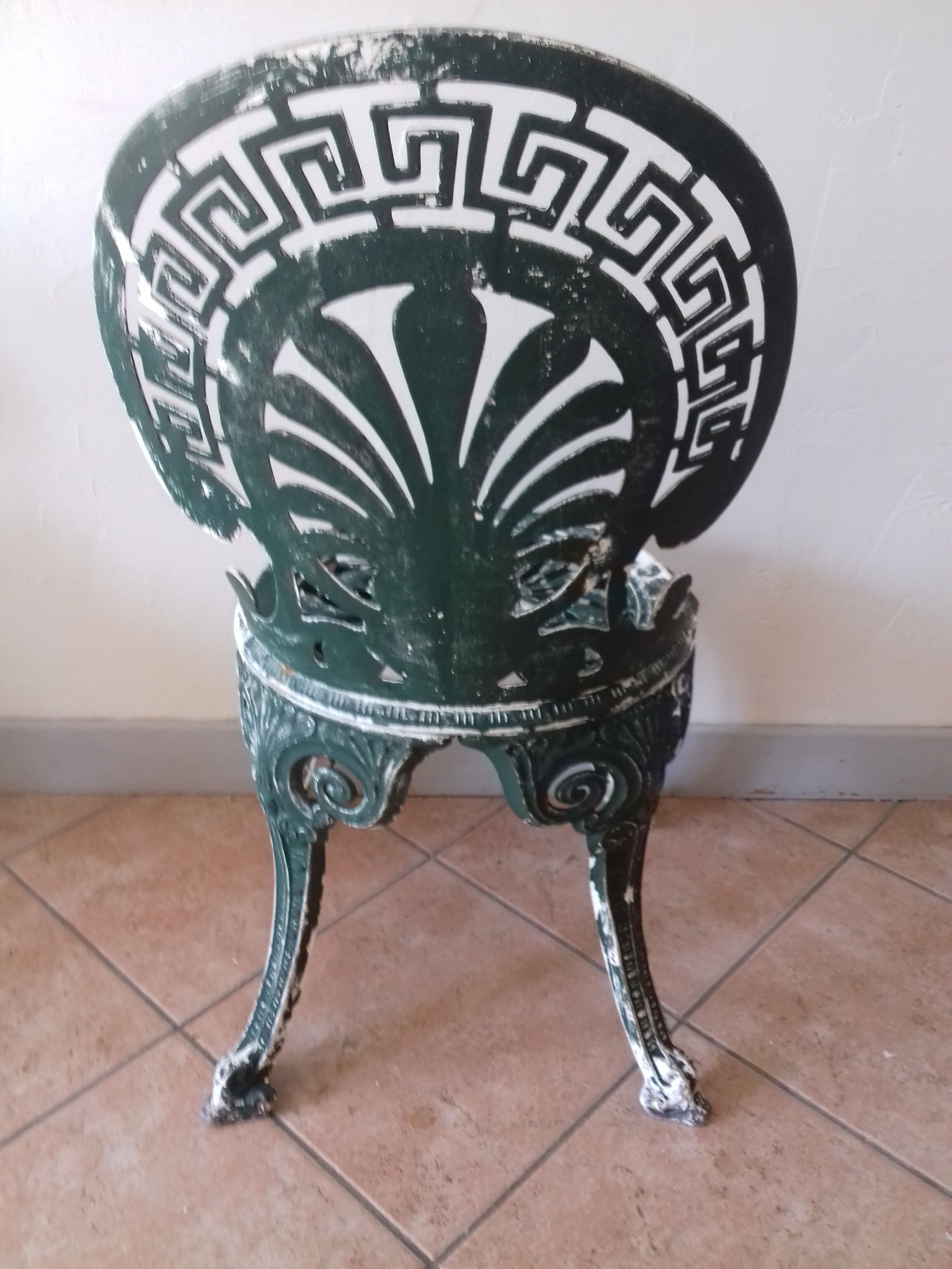 3 jardin chaises in aluminiun cast iron