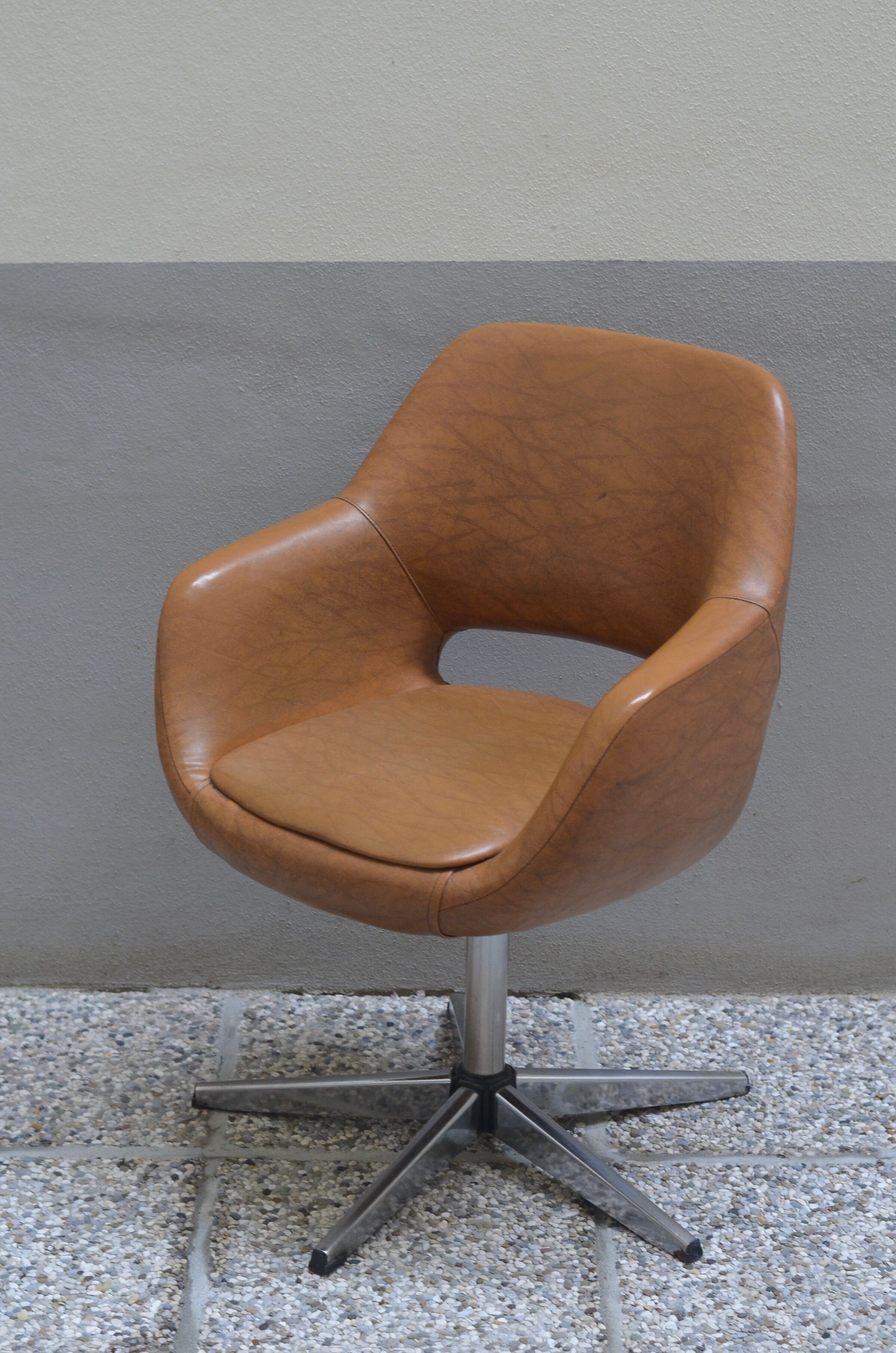 Swiveling Armrest Chair, by Niko Kralj 1970s