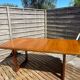 Table extensible en teck, pied traîneau