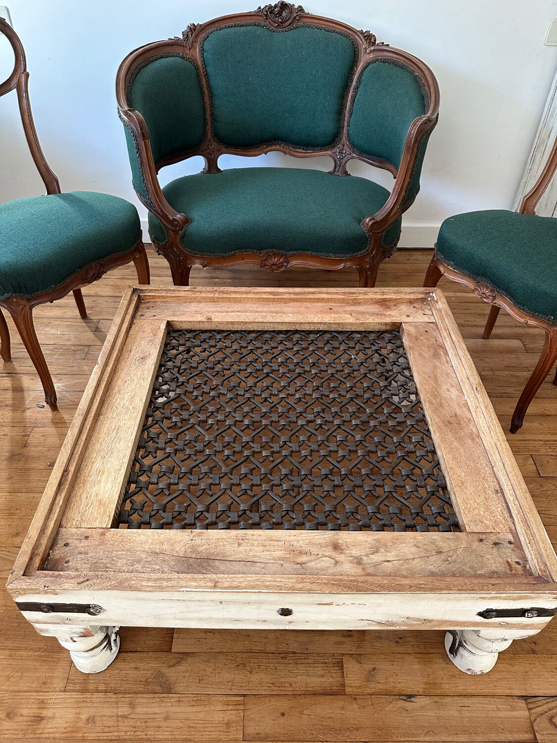 Wood and woven steel coffee table – Dual decorative use
