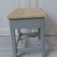 Tabouret de cireur vintage piètement vert de gris, assise bois