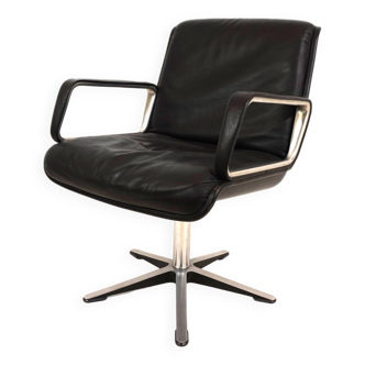 Wilkhahn Delta leather dining/conference chair from Delta Design