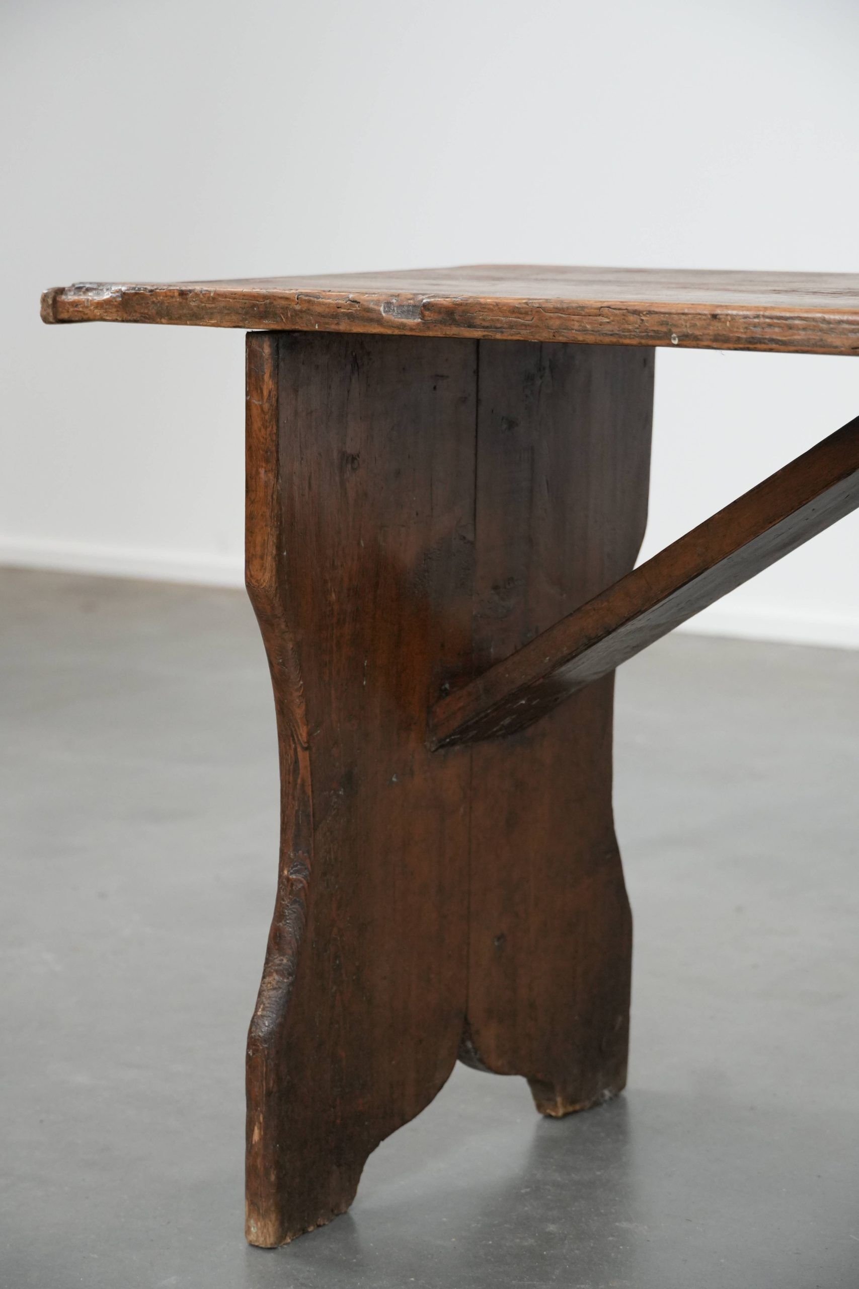 Timeless and characterful antique English hallway bench / bench for the dining table made of pinewood