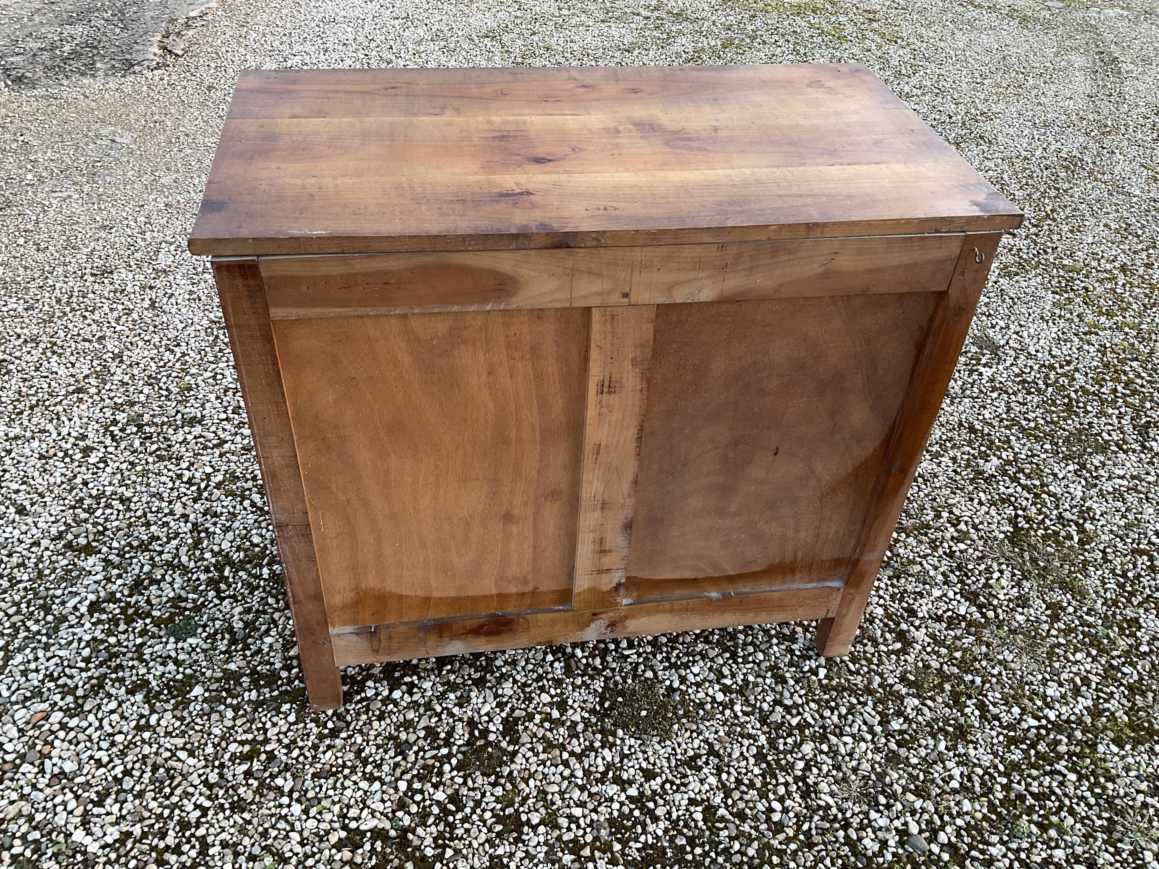 Chest of drawers