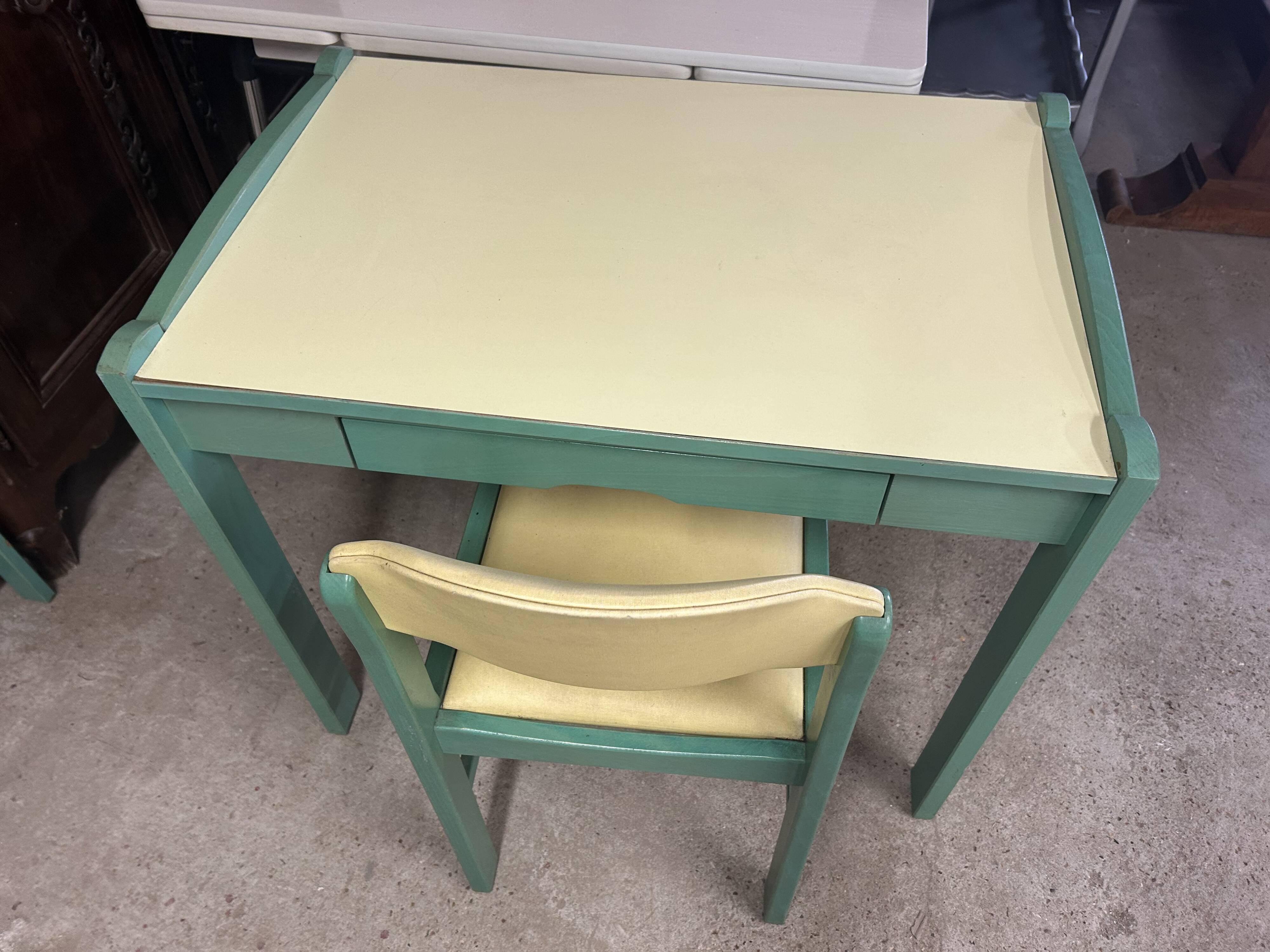 Children's desk