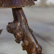 Table d'appoint tripode bois massif brutaliste