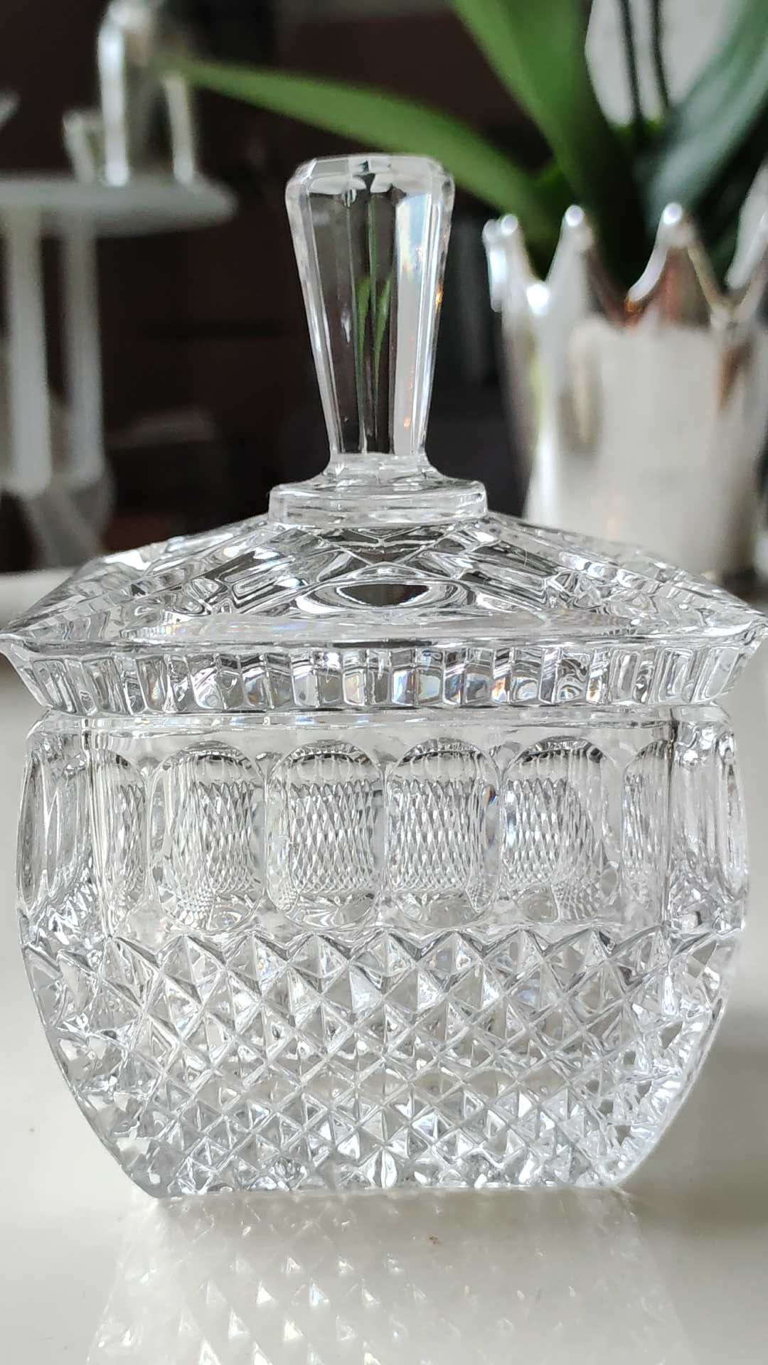 Sucrier vintage de forme carrée en cristal motifs croisillons, losanges, écailles