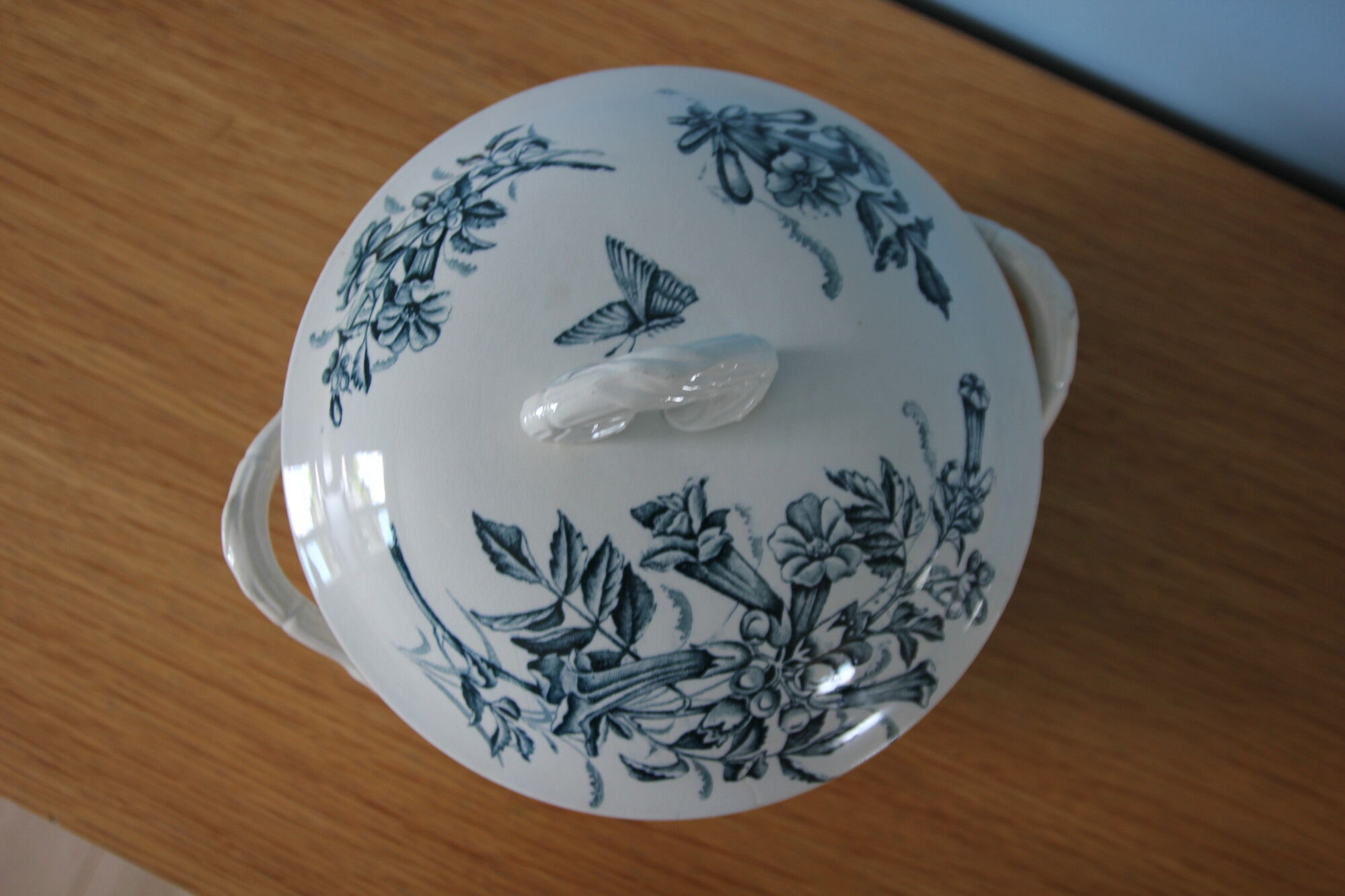 Iron earth tureen decorated with flowers and butterflies Jasmine from Virginie de Badonviller
