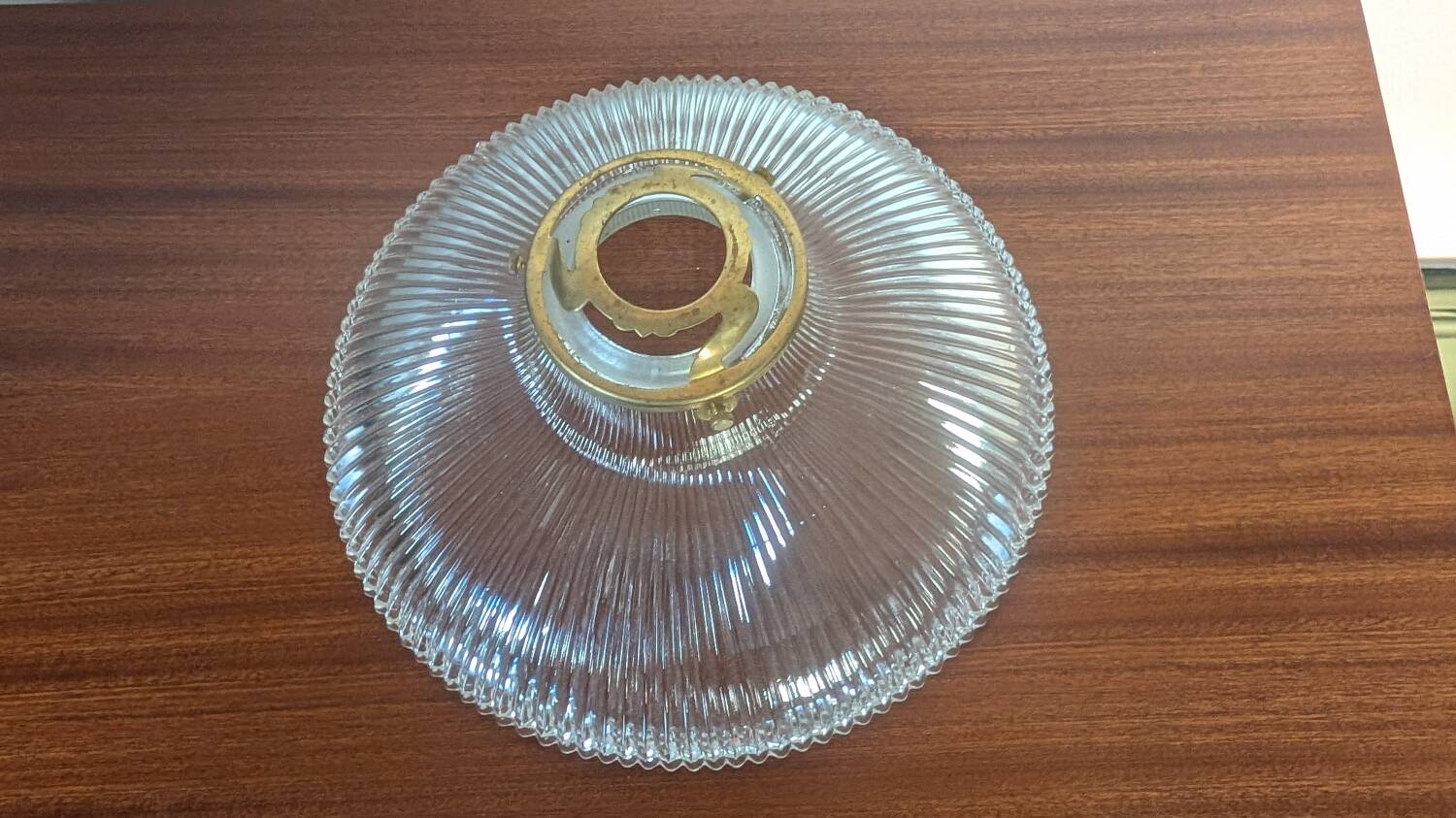 Abat-jour verre nervuré années 50