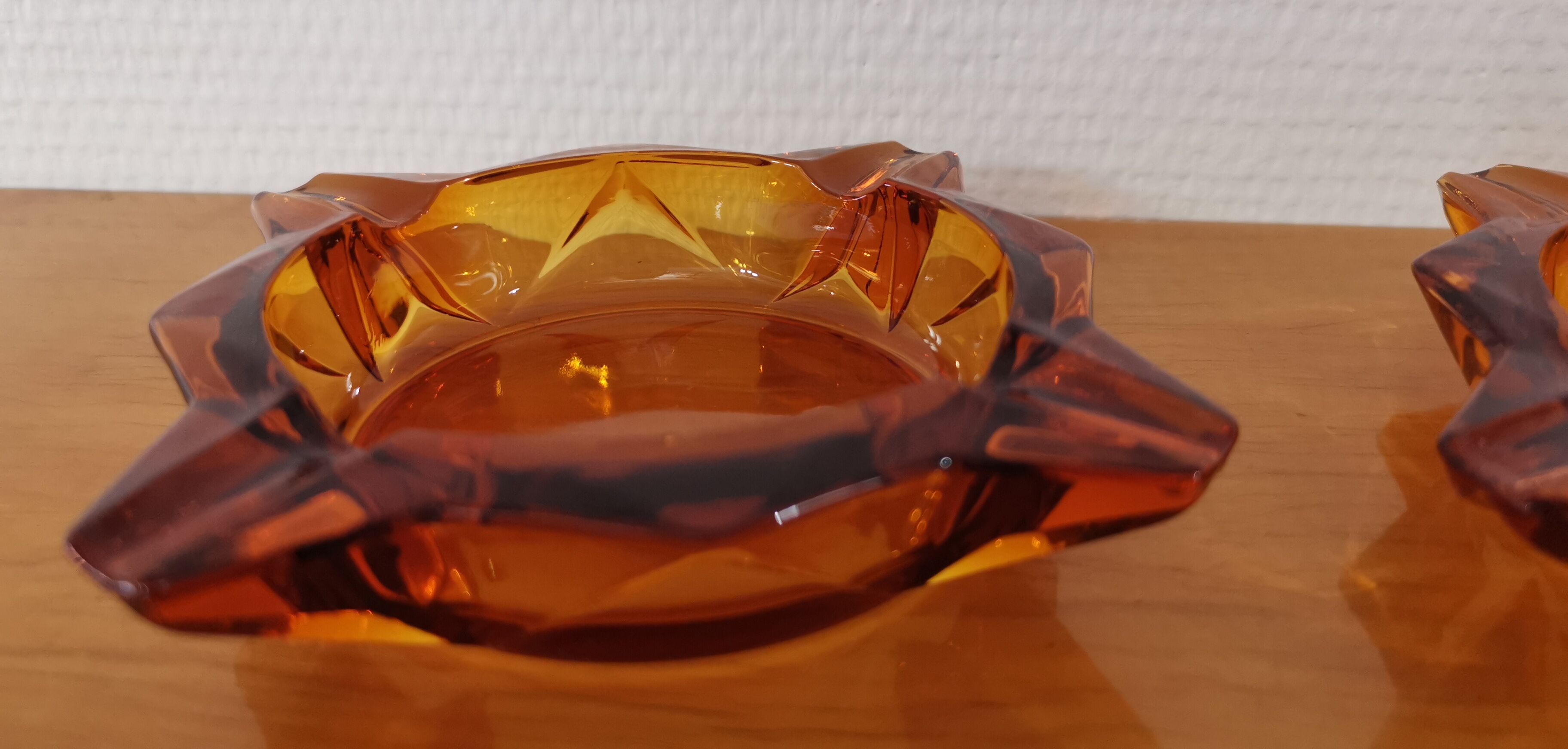 2 vintage luminarc amber star ashtrays from the 1970s