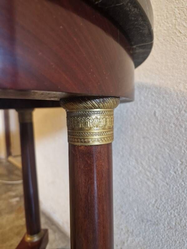 Empire period guéridon table in mahogany veneer and green marble 1830