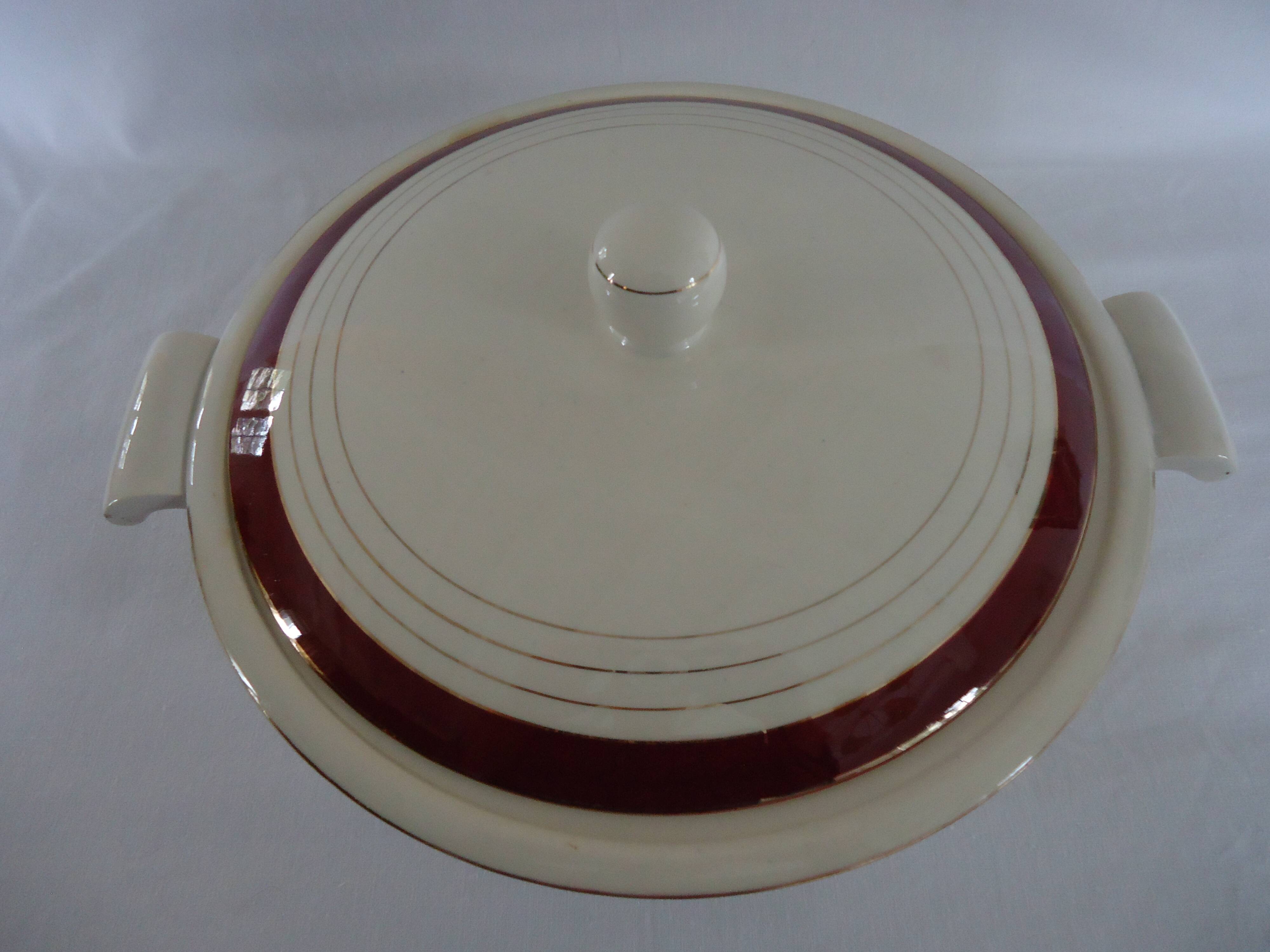 Opaque porcelain vegetable tureen/tureen from digoin sarreguemines, pasteur model