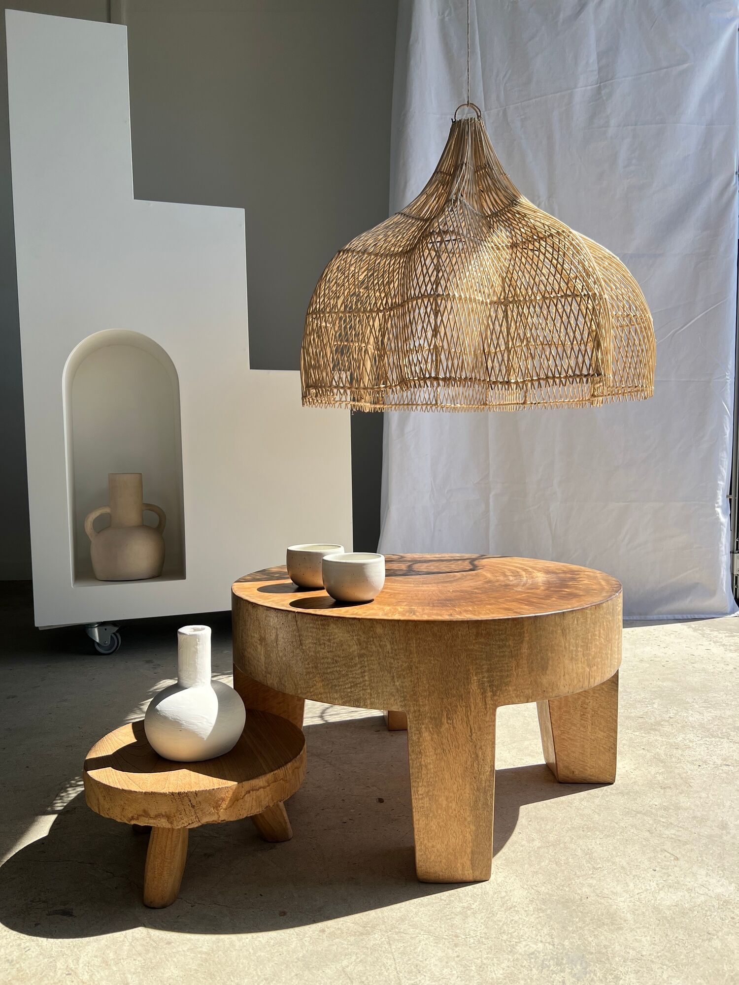 Rattan pendant lamp in the shape of a flower
