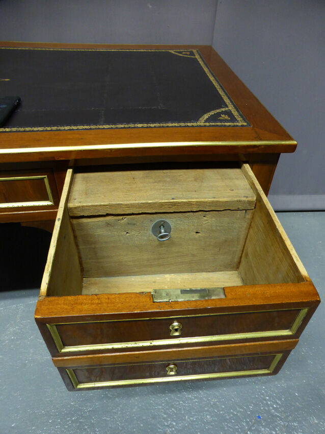 Louis XVI Bureau