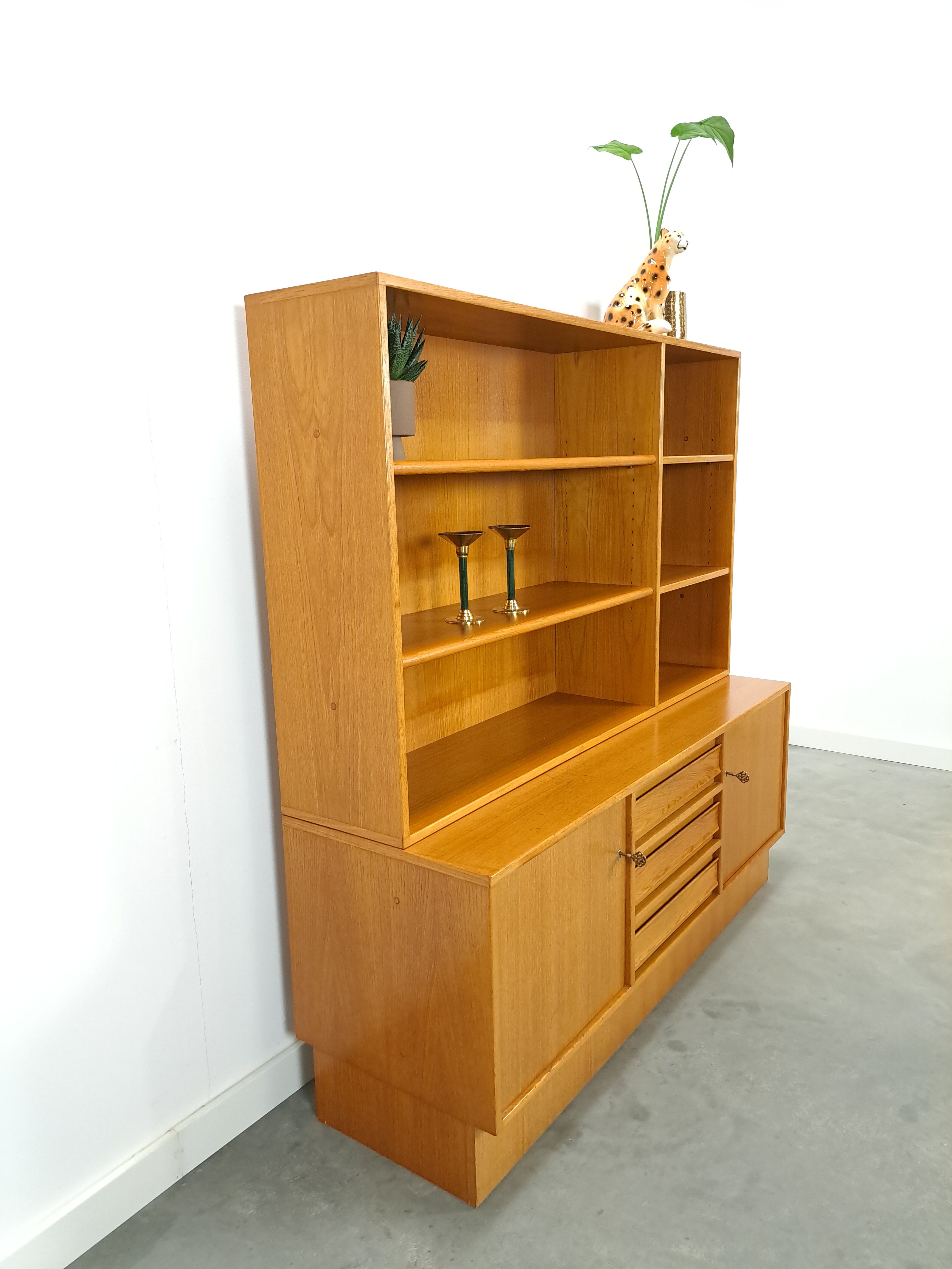 Bibliothèque vintage en teck avec tiroirs
