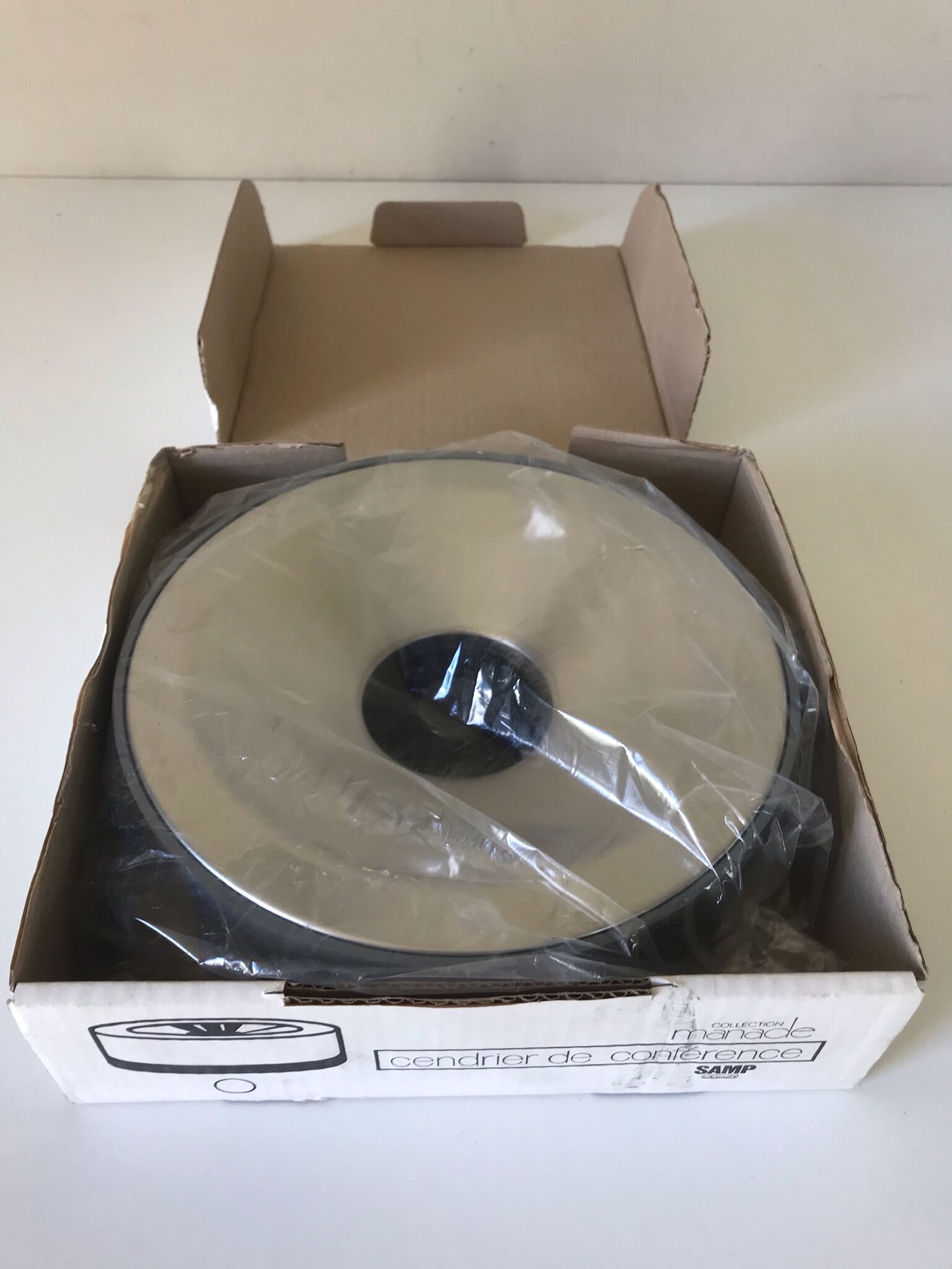 Conference ashtray Manade Samp