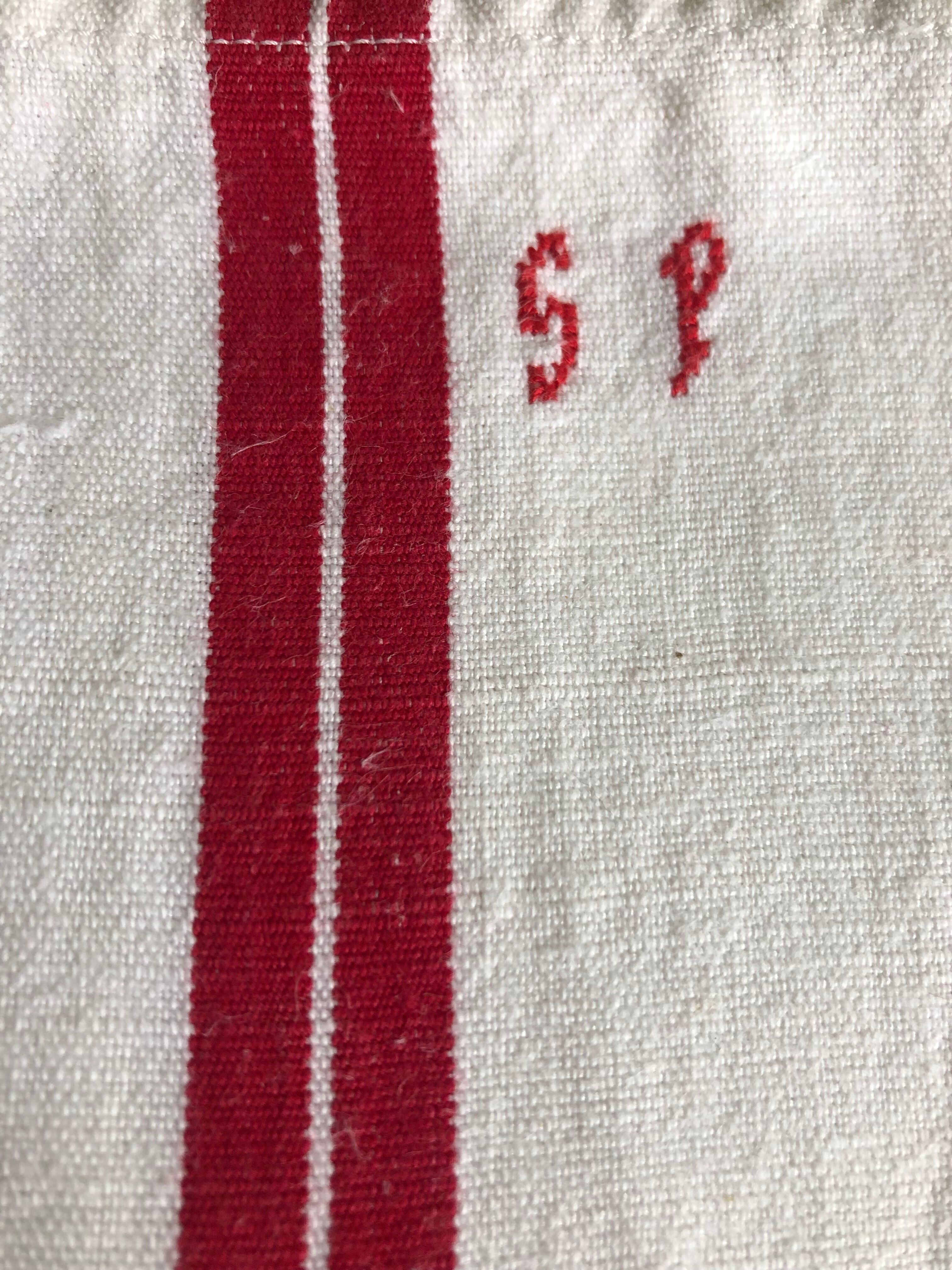 Set of 3 tea towels with red beds SP
