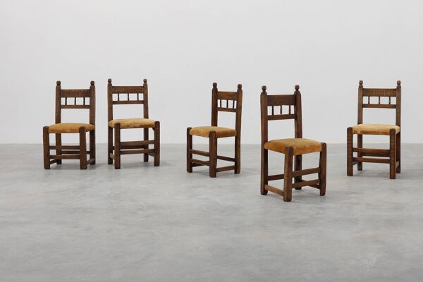 Chaise latérale en chêne sculpté à la main du 19e siècle avec siège en velours