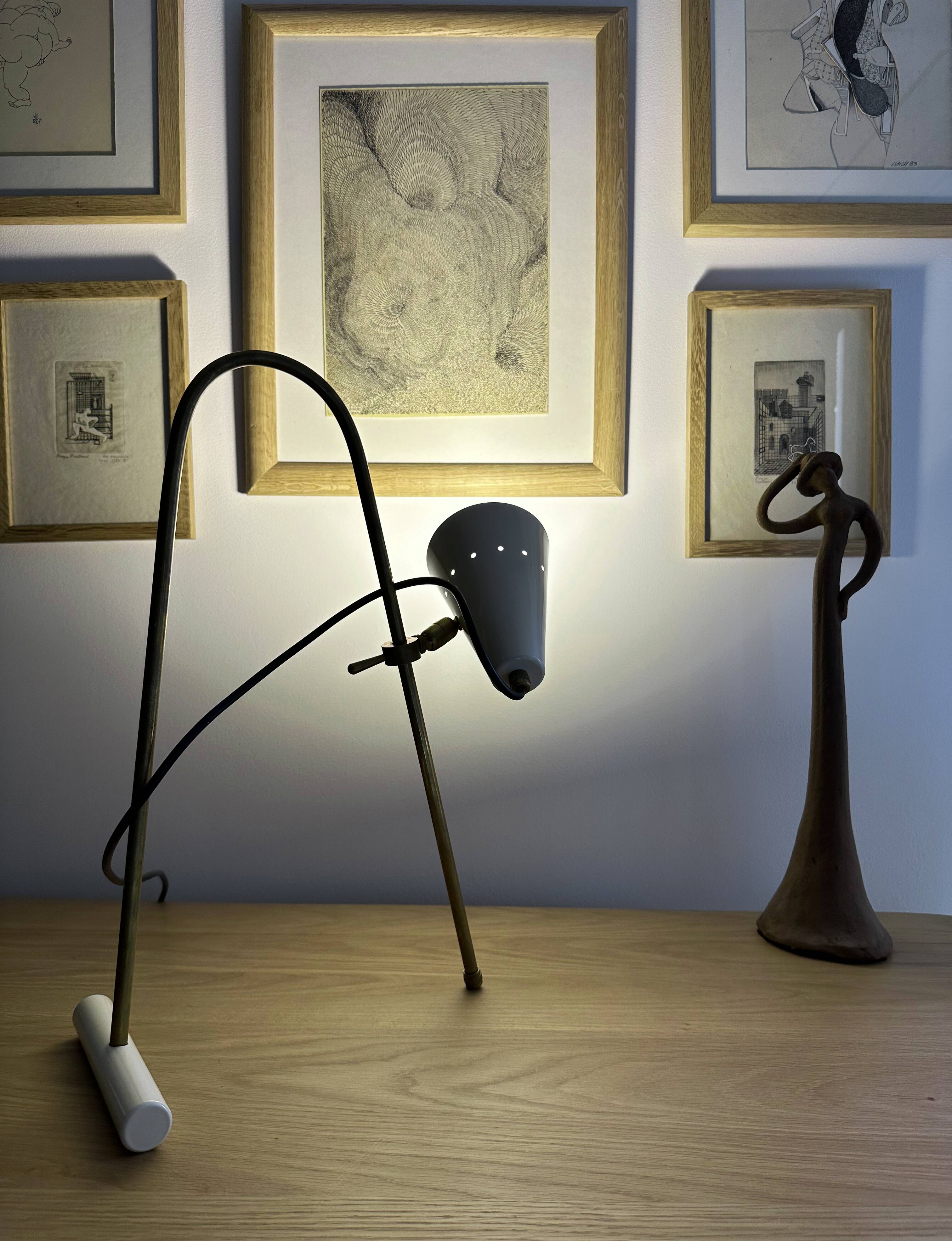Large Italian table lamp in brass design from the 50s