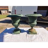 Pair of 19th-century cast iron Medici vases