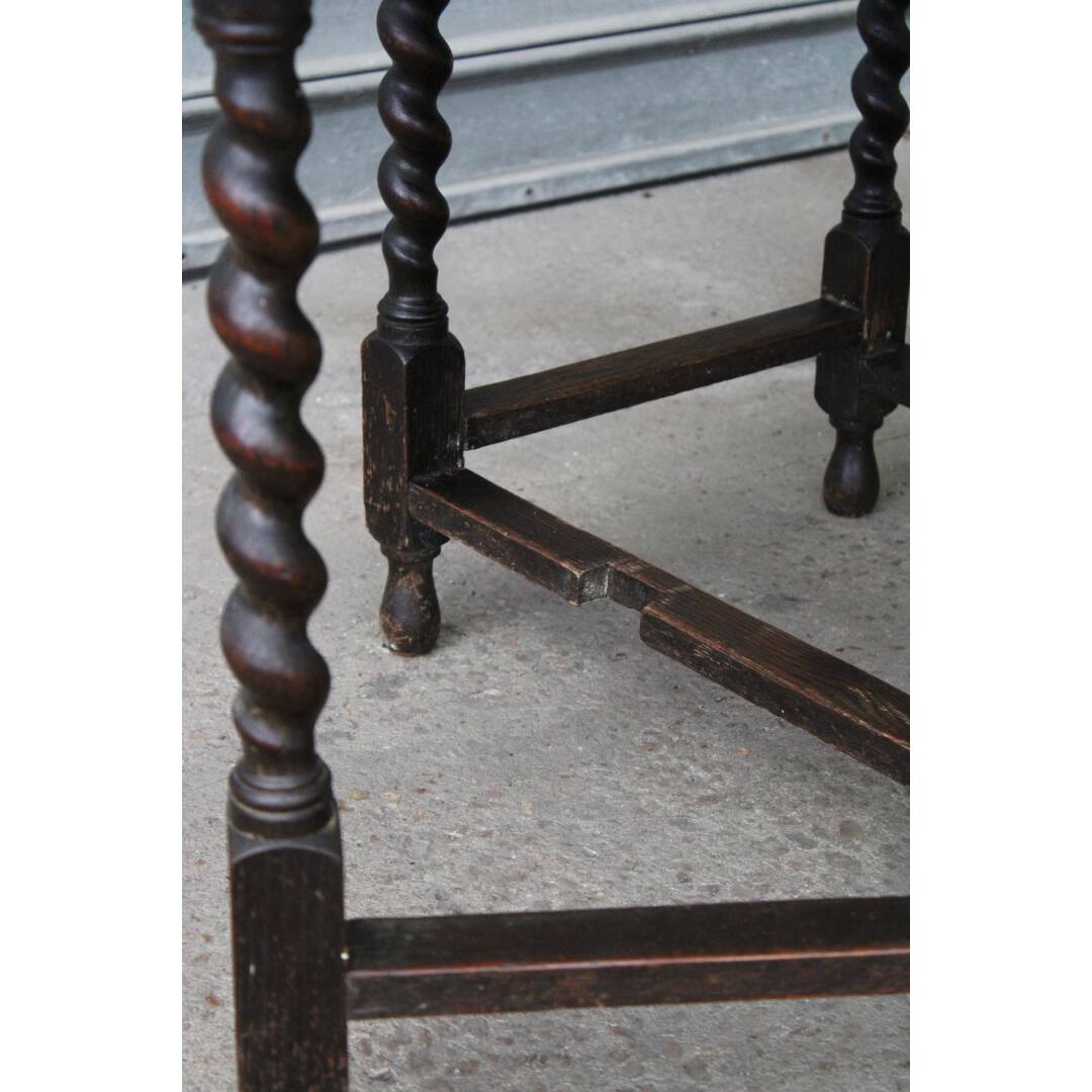 oval folding table