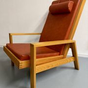 Scandinavian design lounge set in pine with 3 lounge chairs and a table from the 70s.