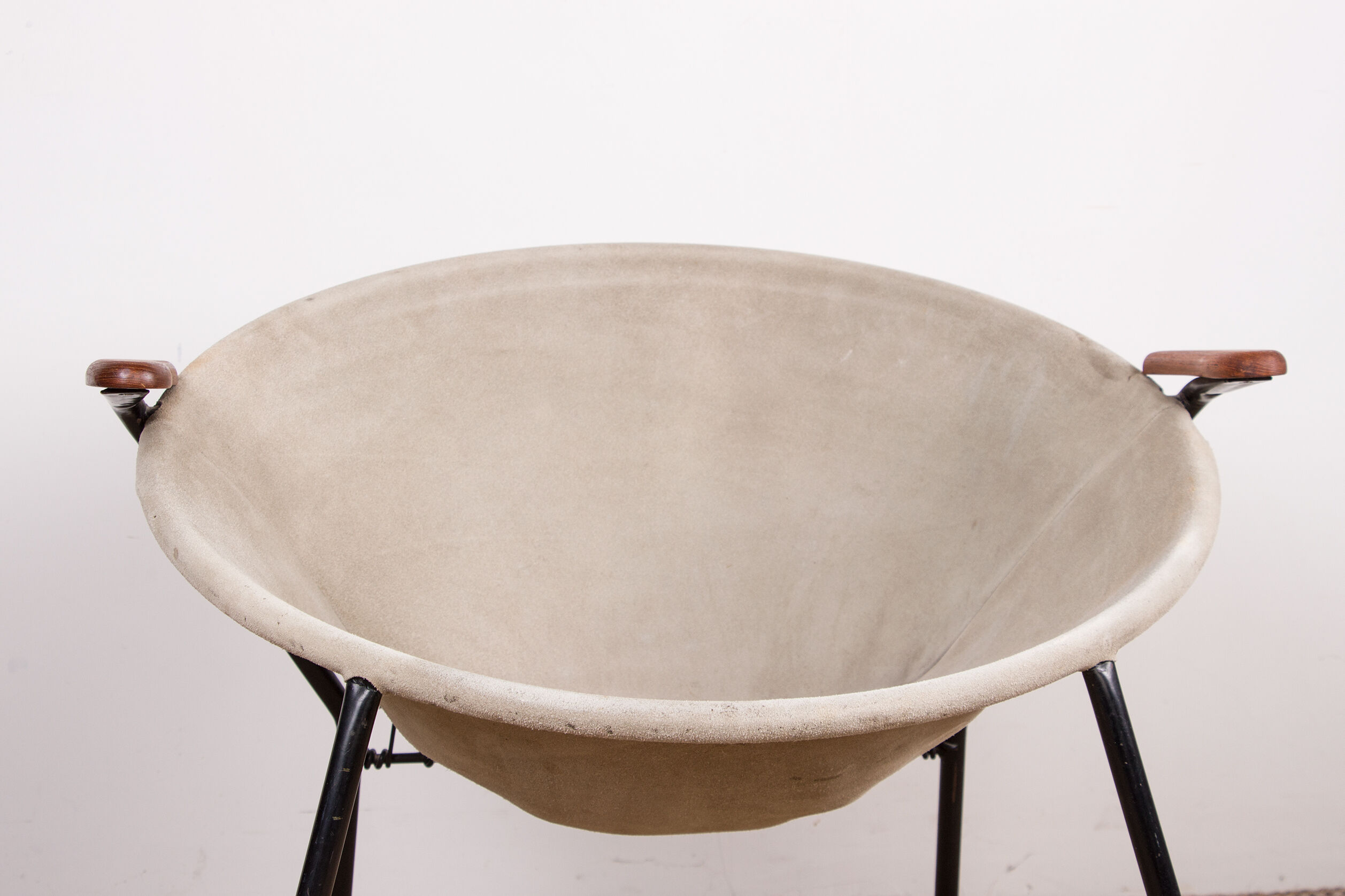 Danish armchair in Leather, Steel and Teak, Balloon model by Hans Olsen 1960.